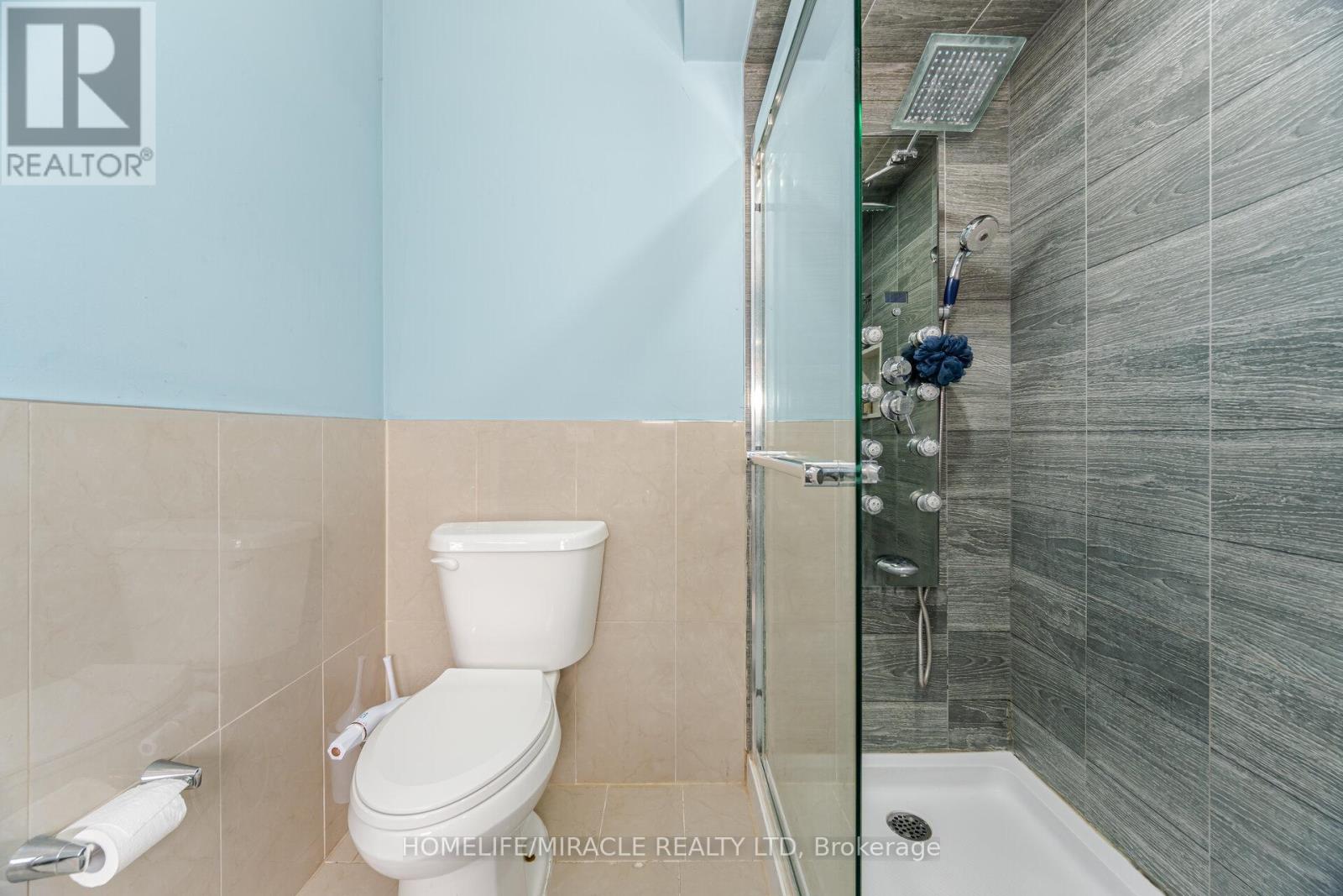 41 Beachpoint Boulevard, Brampton, Ontario  L7A 2T7 - Photo 31 - W12209413