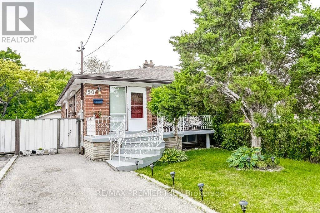 50 Fernando Road, Toronto (Humbermede), Ontario  M9M 2P6 - Photo 2 - W12209452