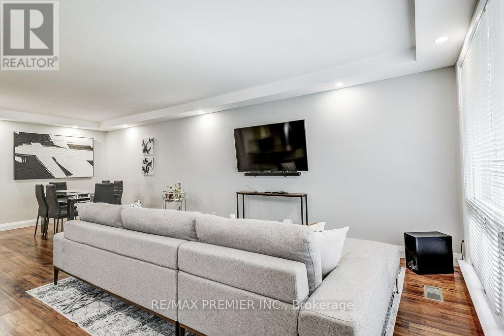 50 Fernando Road, Toronto (Humbermede), Ontario  M9M 2P6 - Photo 8 - W12209452