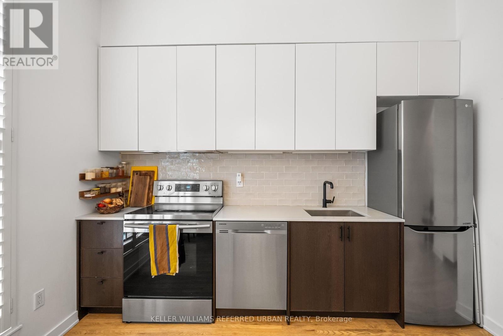 4 - 35 Dekoven Mews, Toronto, Ontario  M6P 4H5 - Photo 4 - W12209466