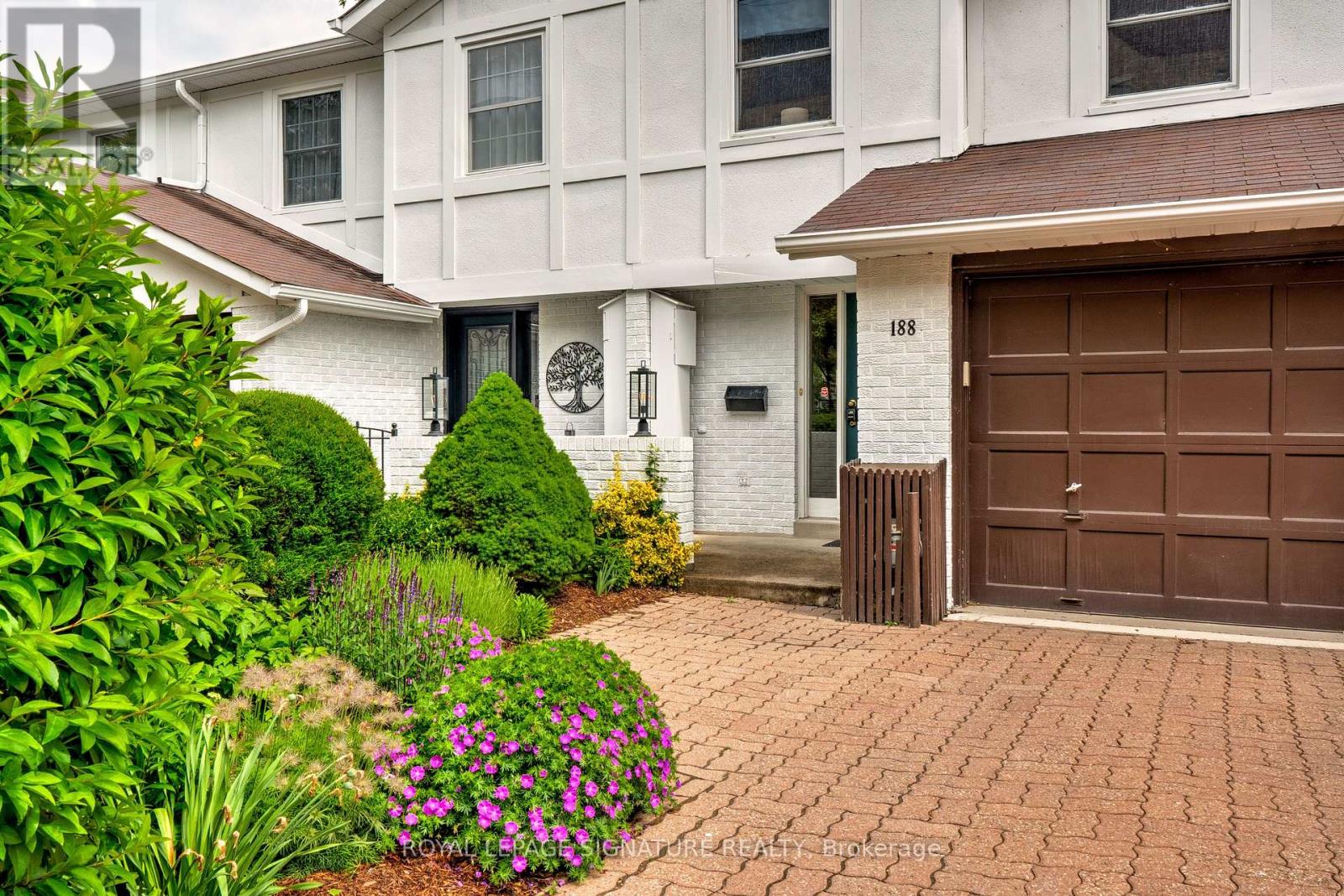 188 ROBINSON STREET, Oakville, Ontario