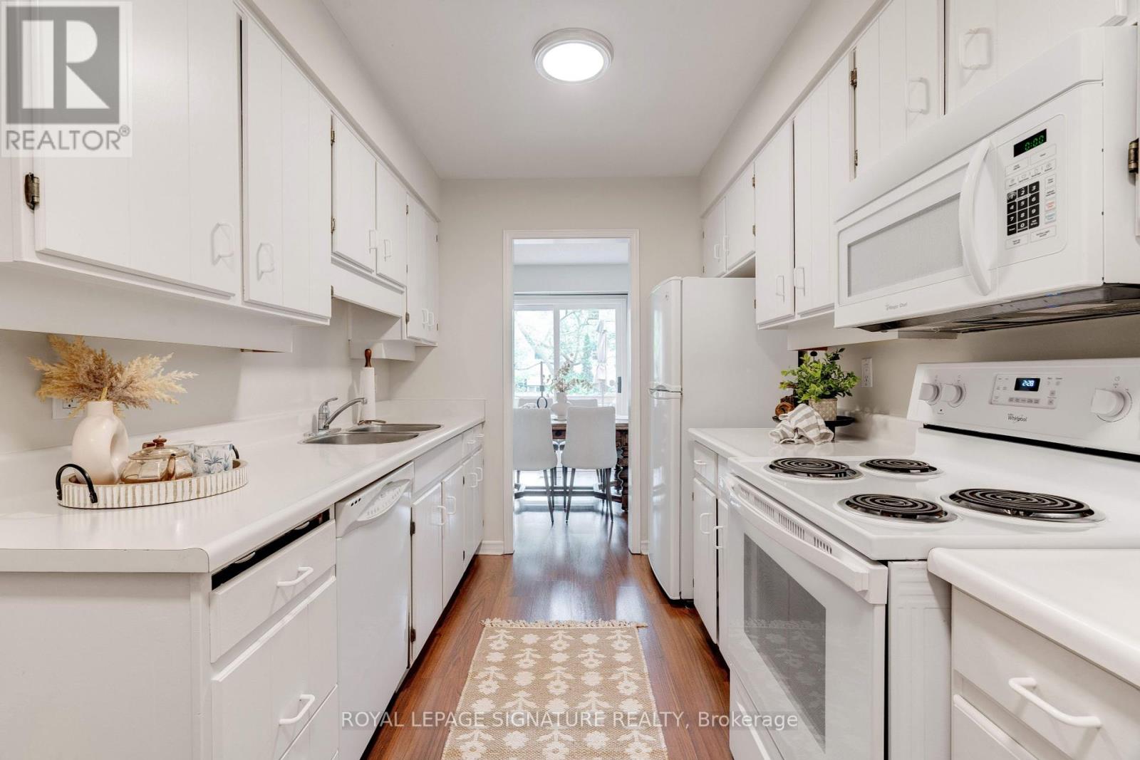 188 Robinson Street, Oakville, Ontario  L6J 1G3 - Photo 12 - W12209473