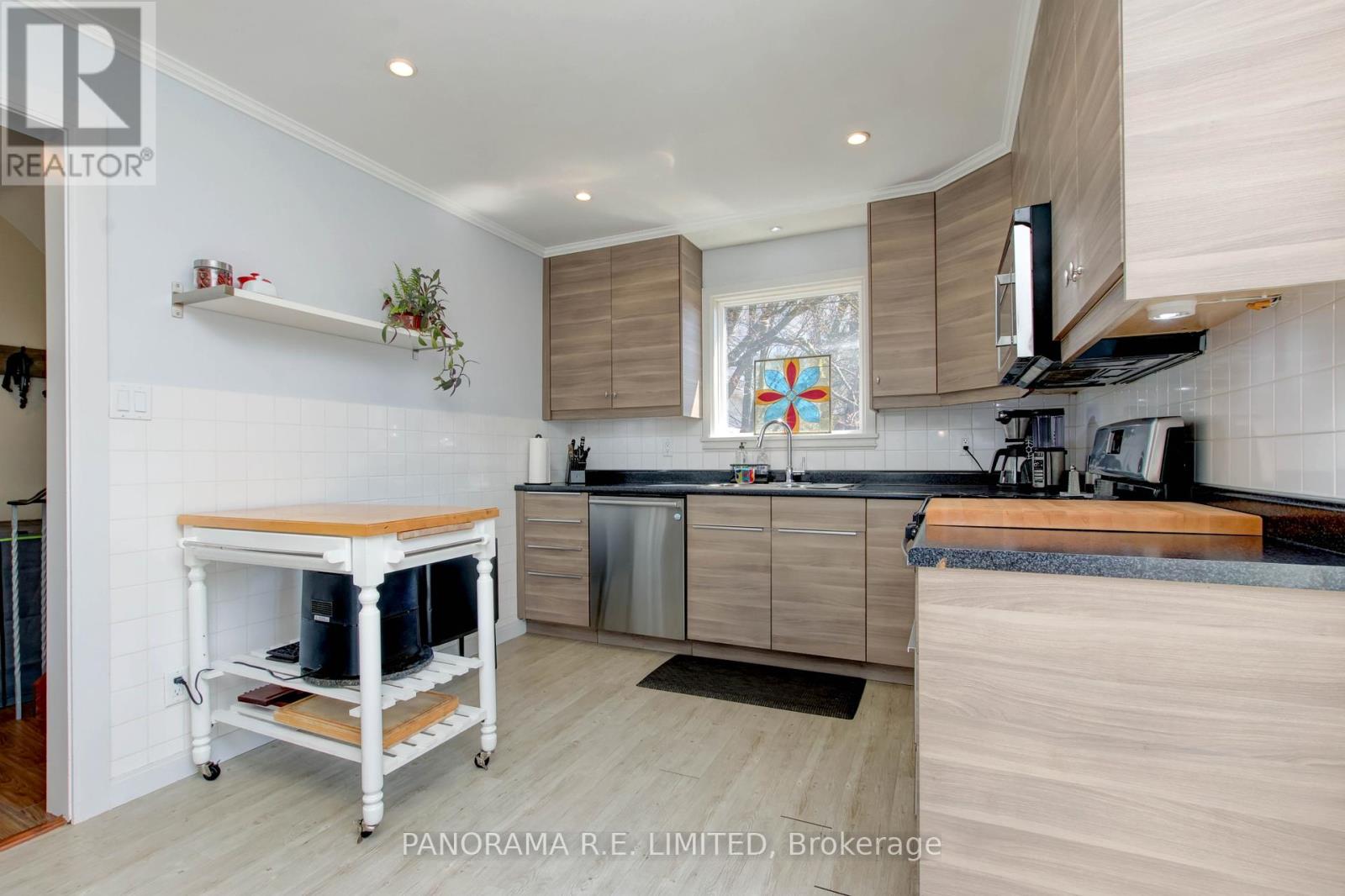 14 Louisa Street, Toronto (Mimico), Ontario  M8V 2K6 - Photo 10 - W12209509