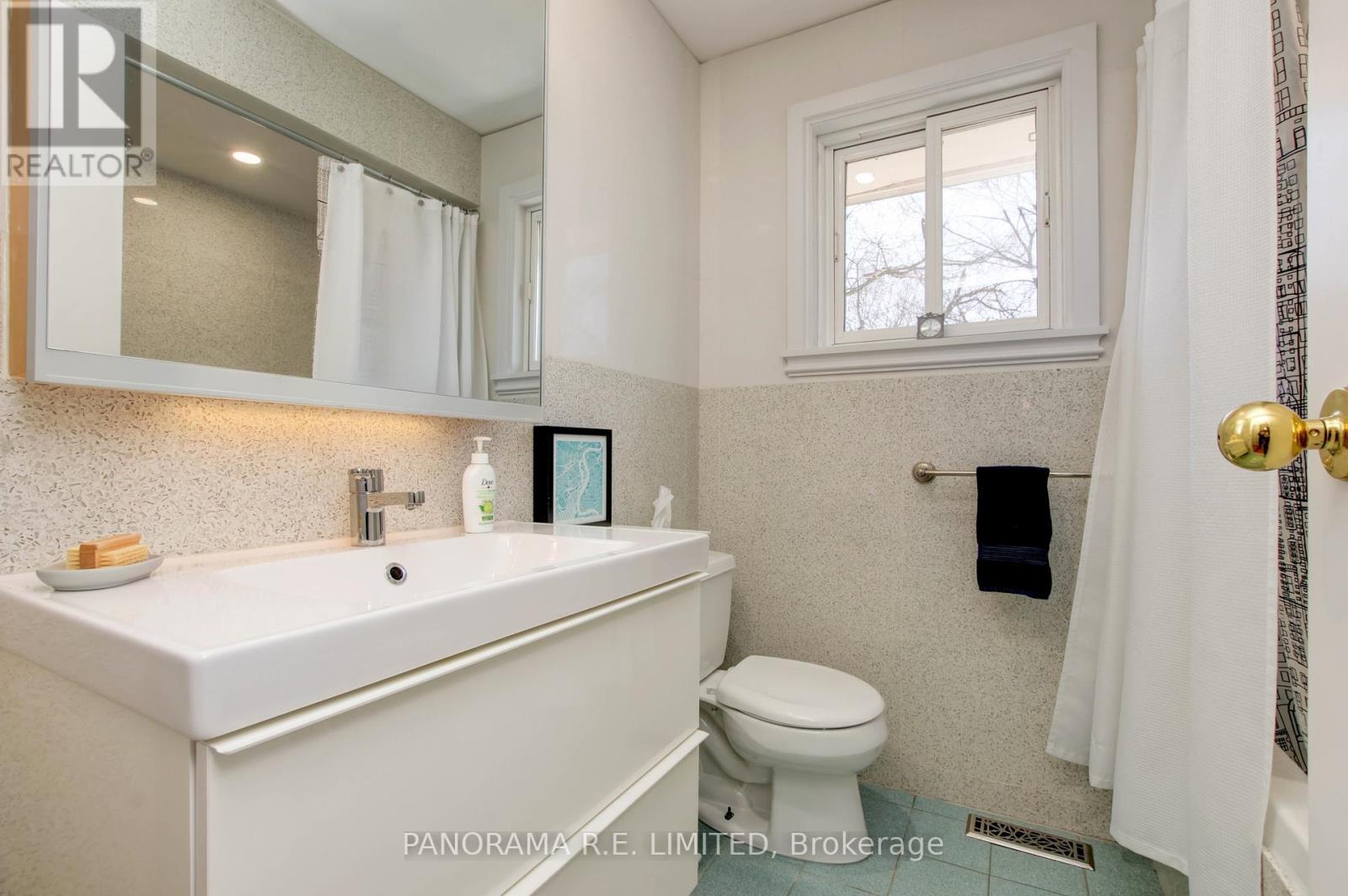 14 Louisa Street, Toronto (Mimico), Ontario  M8V 2K6 - Photo 21 - W12209509