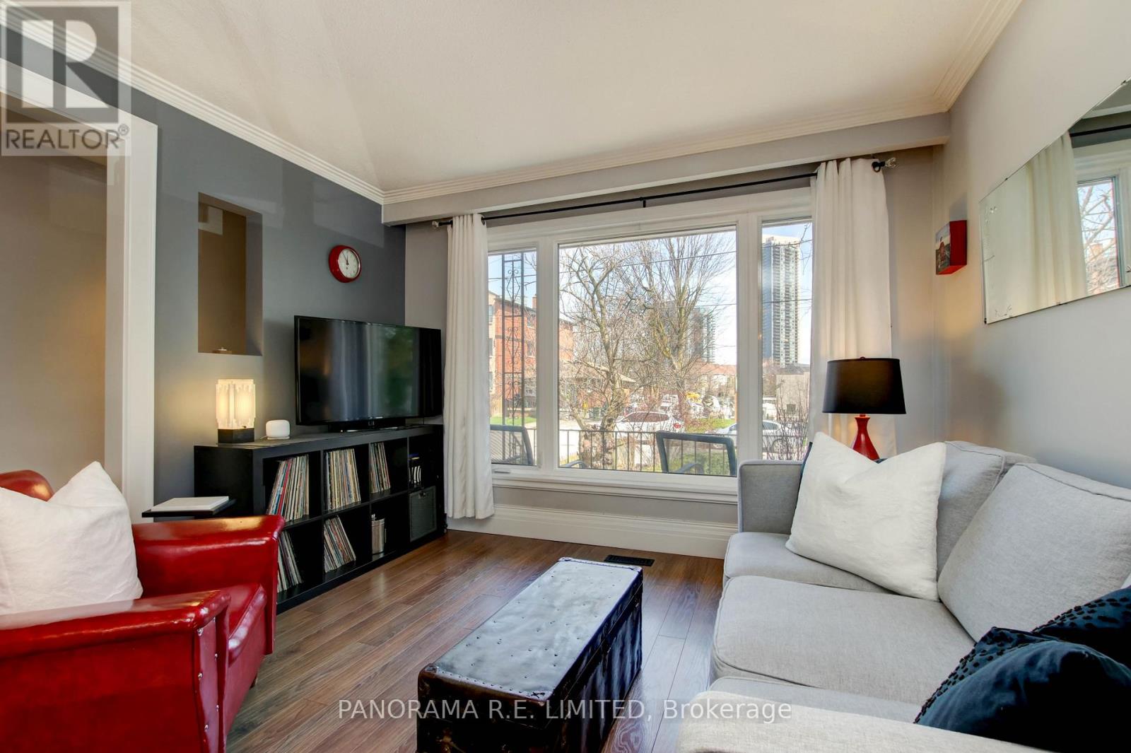 14 Louisa Street, Toronto (Mimico), Ontario  M8V 2K6 - Photo 5 - W12209509