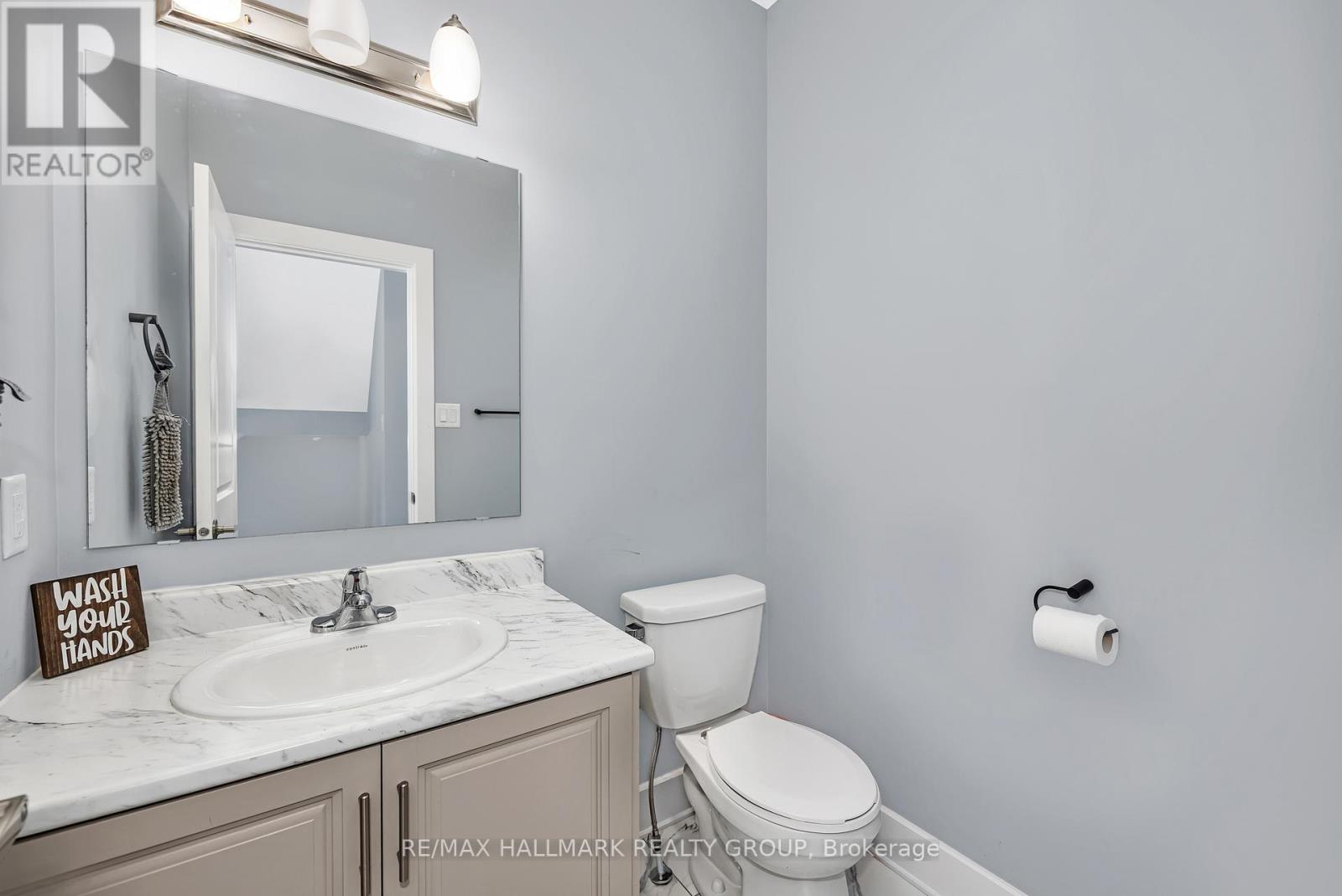 78 Dunlop Road, Carleton Place, Ontario  K7C 0R8 - Photo 12 - X12209635