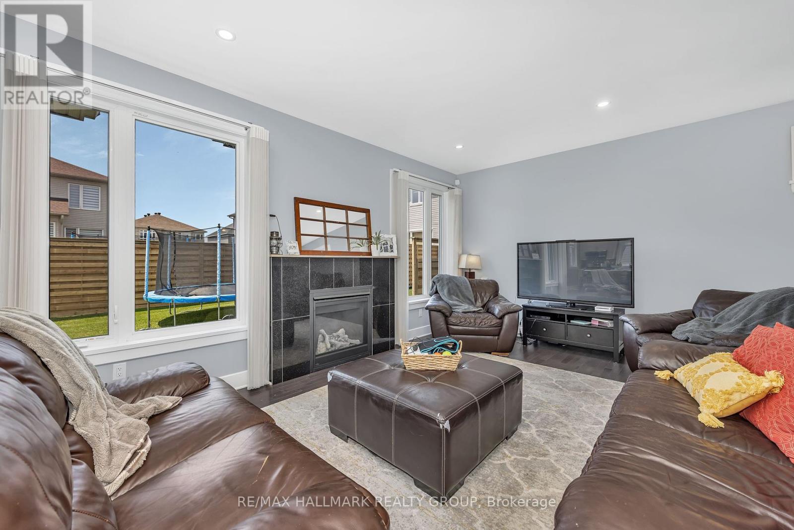 78 Dunlop Road, Carleton Place, Ontario  K7C 0R8 - Photo 17 - X12209635