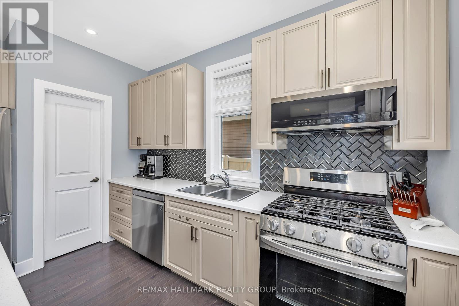 78 Dunlop Road, Carleton Place, Ontario  K7C 0R8 - Photo 24 - X12209635