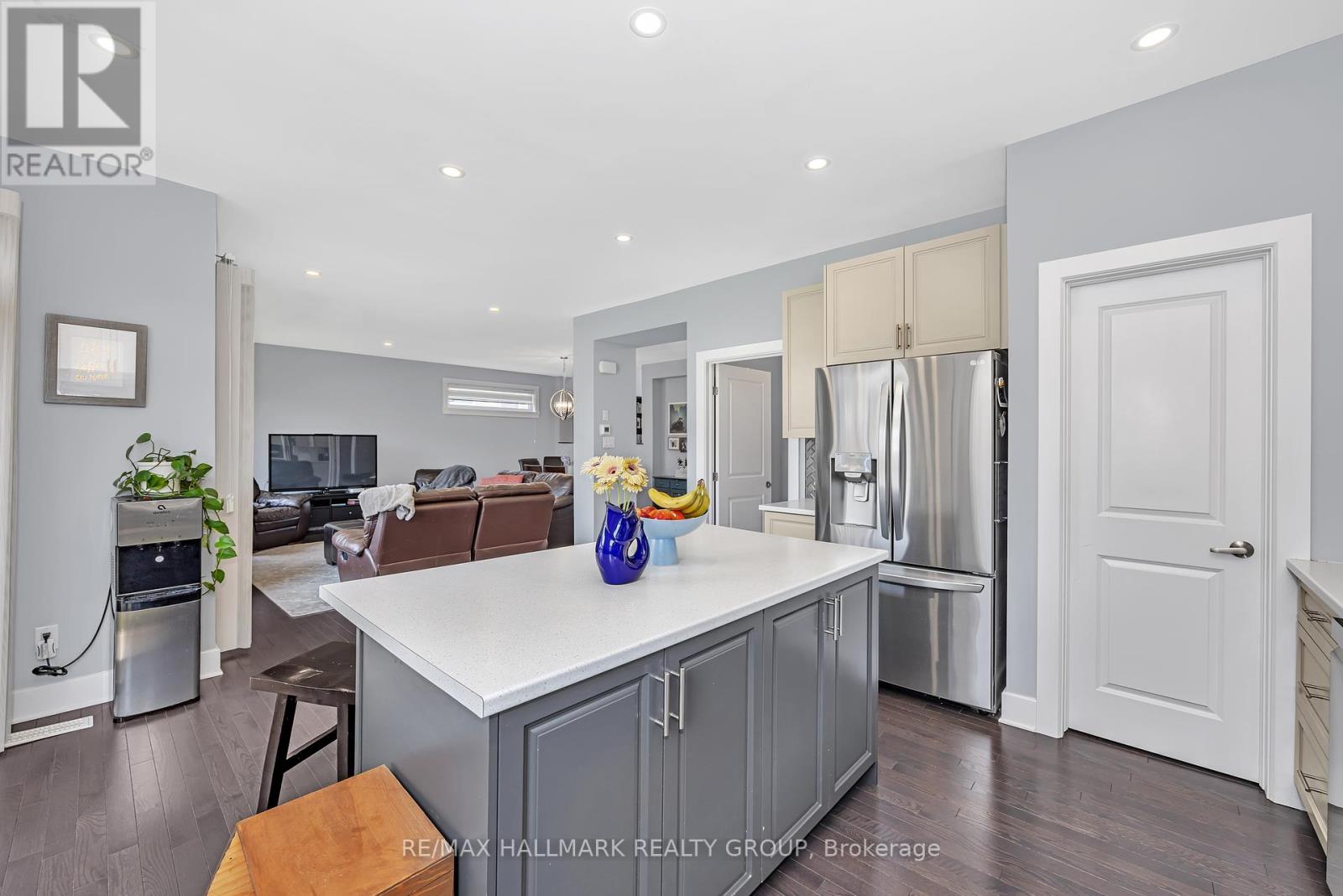 78 Dunlop Road, Carleton Place, Ontario  K7C 0R8 - Photo 25 - X12209635