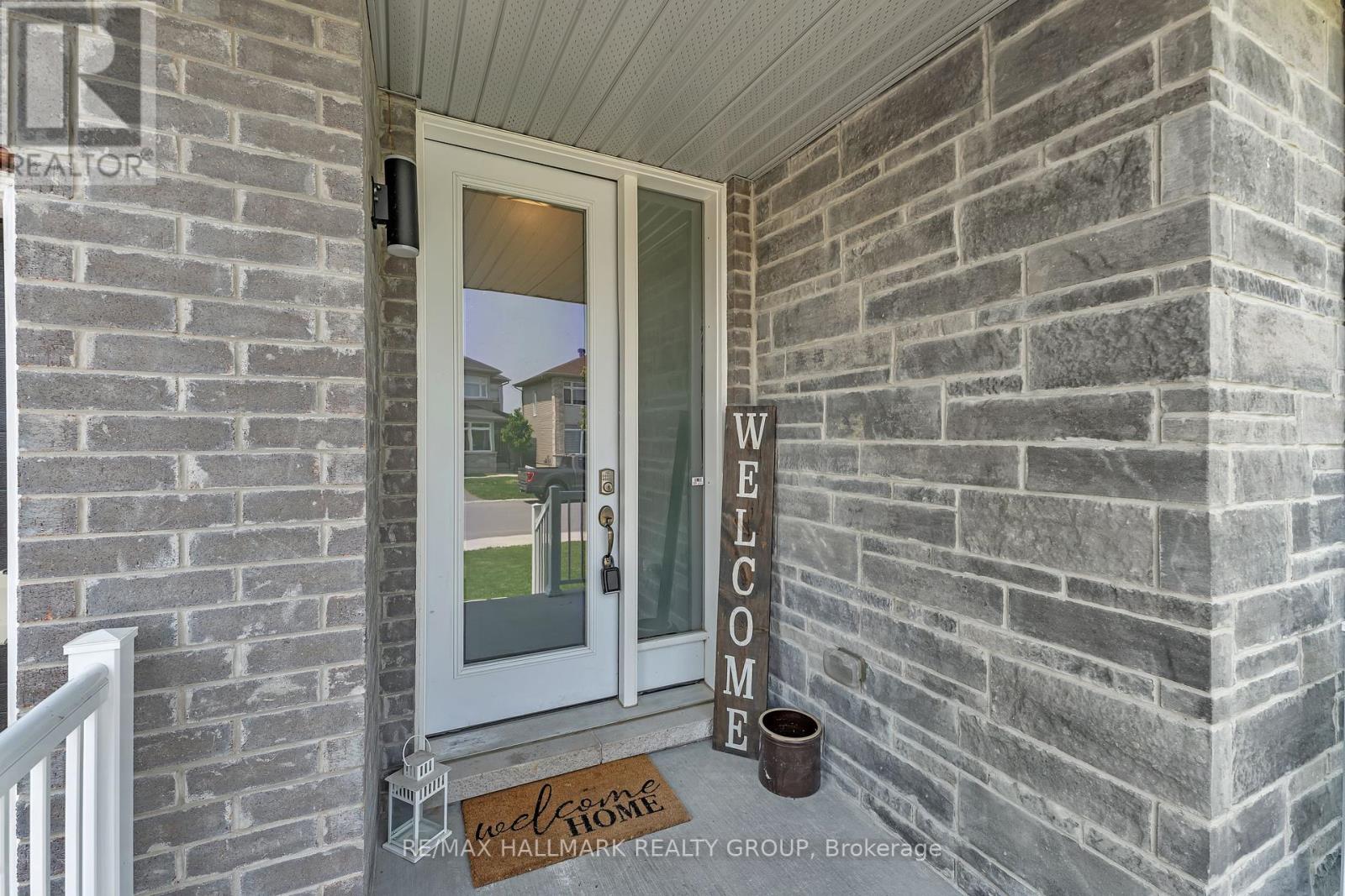 78 Dunlop Road, Carleton Place, Ontario  K7C 0R8 - Photo 5 - X12209635