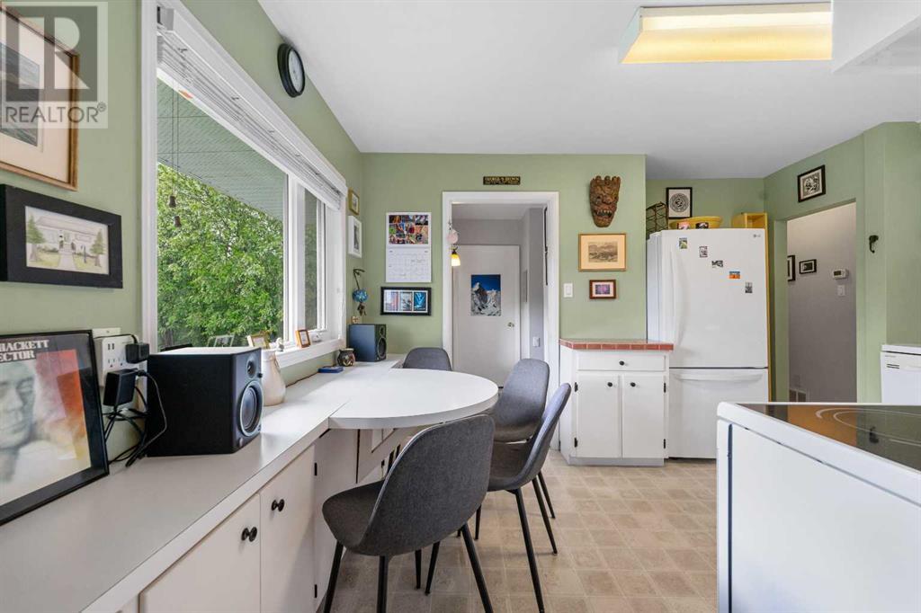 315 Simons Road Nw, Calgary, Alberta  T2K 2X4 - Photo 12 - A2223897