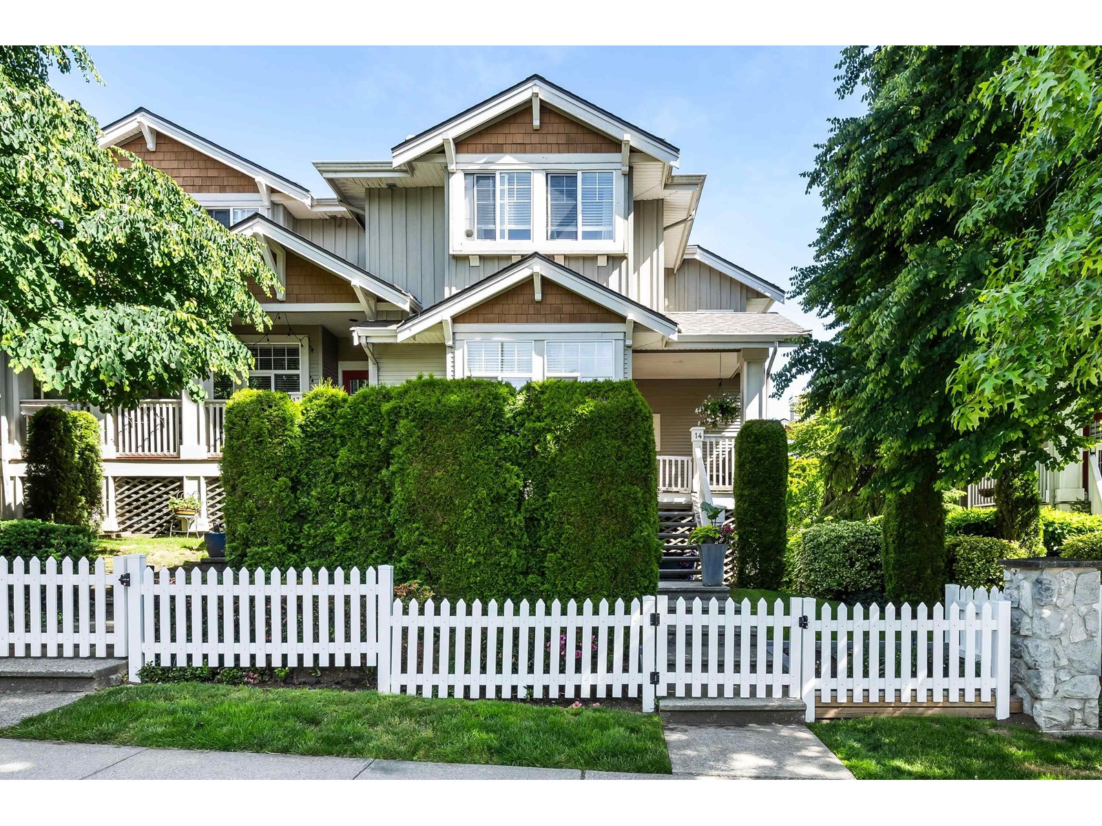14 14877 58 AVENUE, surrey, British Columbia