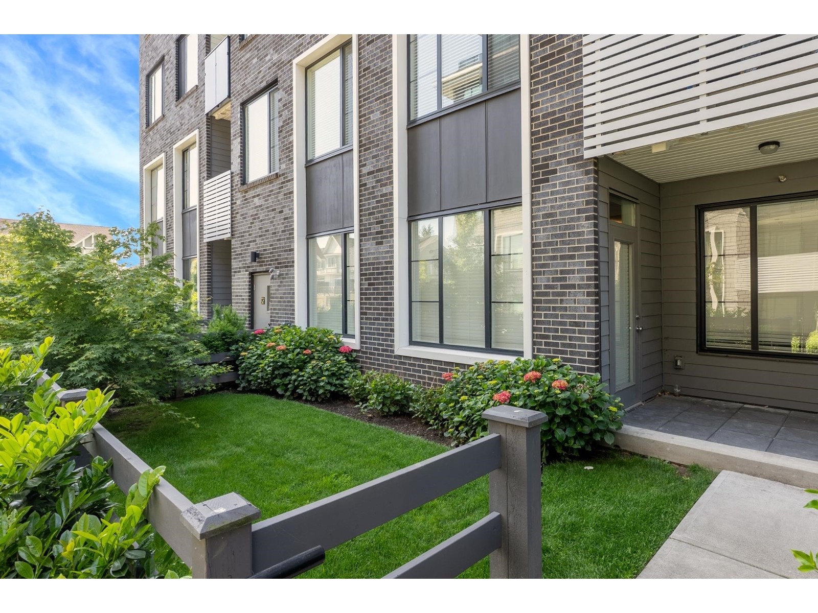 109 15815 85 Avenue, Surrey, British Columbia  V4N 6X5 - Photo 4 - R3013266