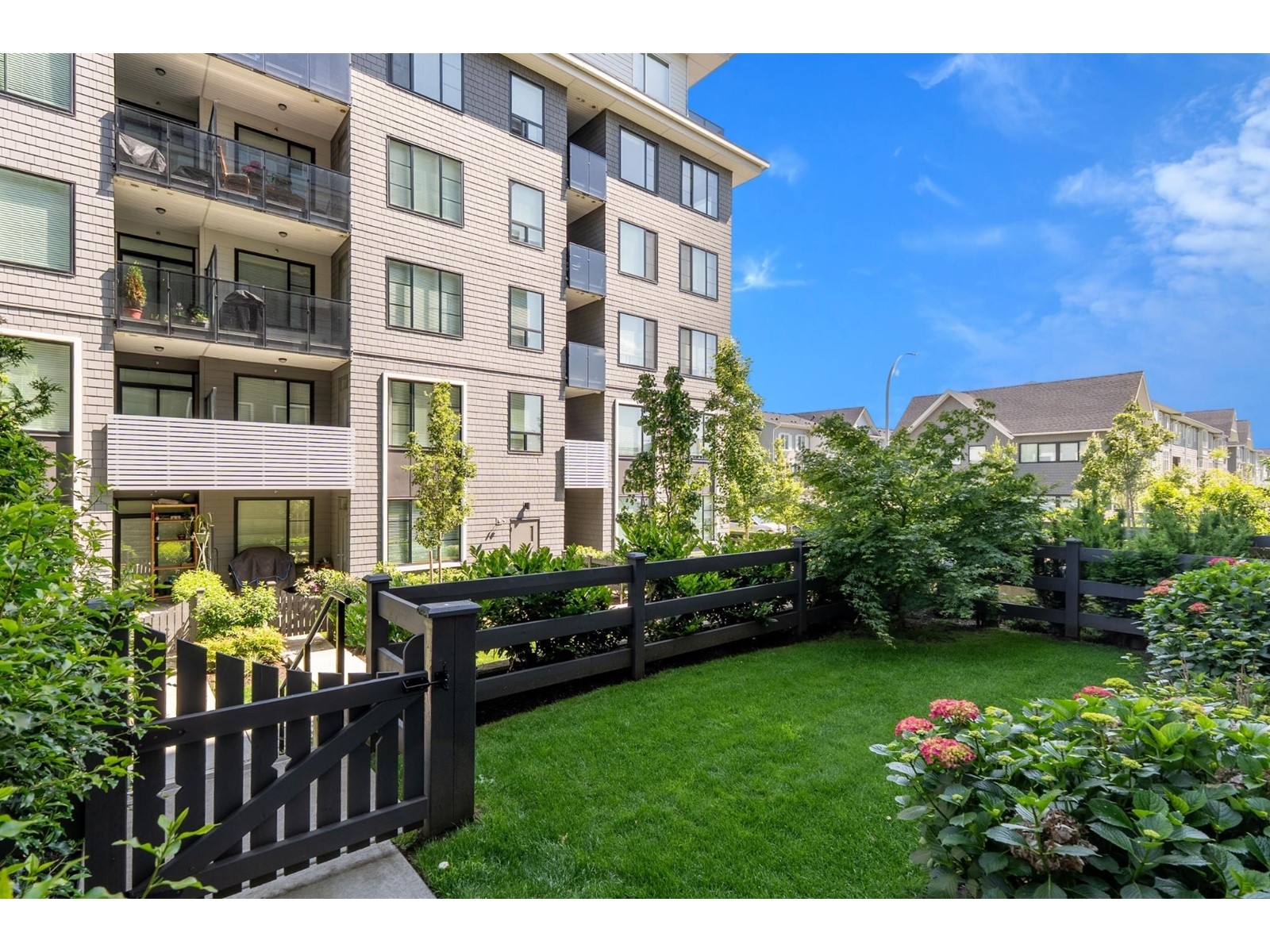 109 15815 85 Avenue, Surrey, British Columbia  V4N 6X5 - Photo 3 - R3013266