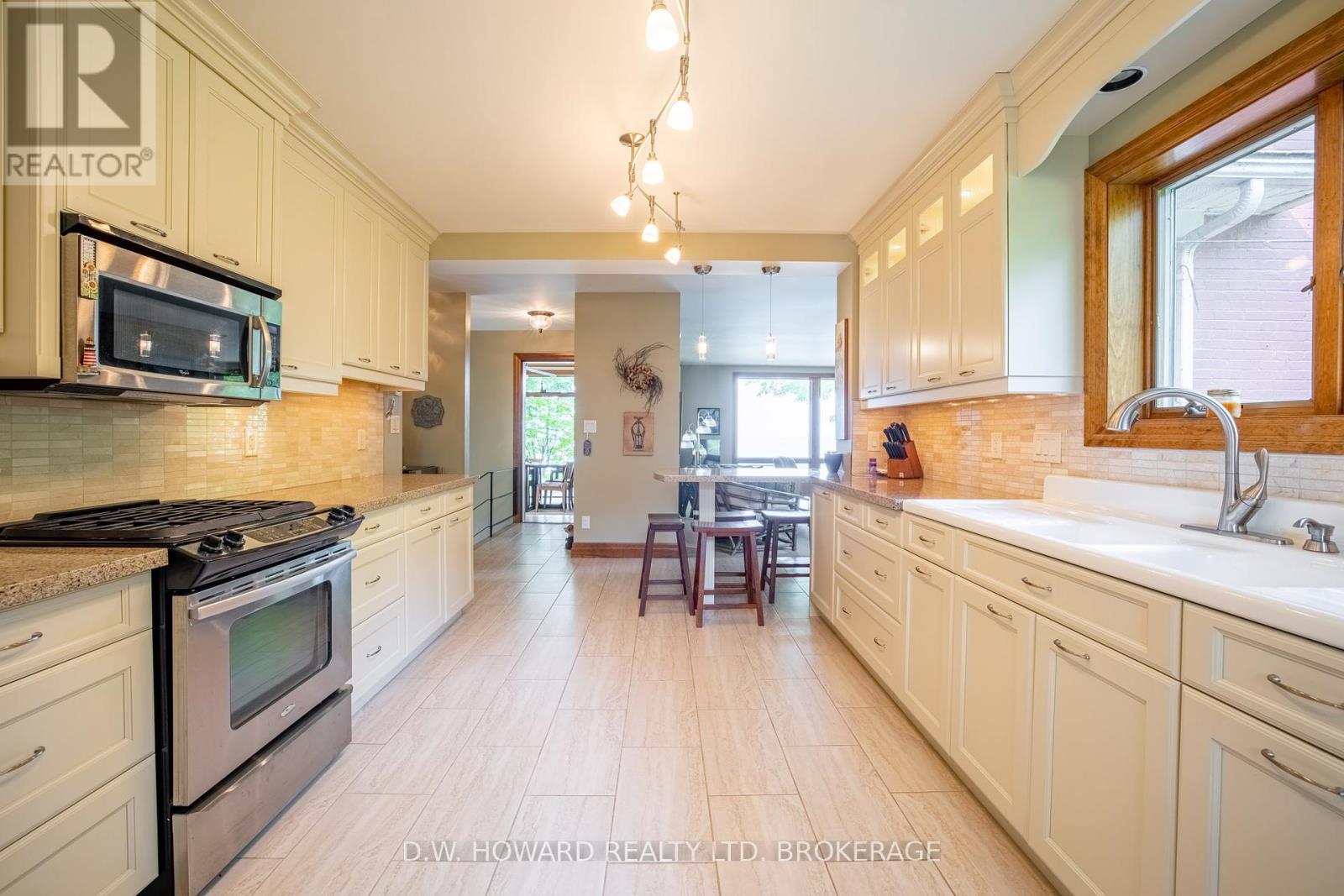 5685 Firelane 27 Lane, Port Colborne (Sherkston), Ontario  L0S 1R0 - Photo 10 - X12209559