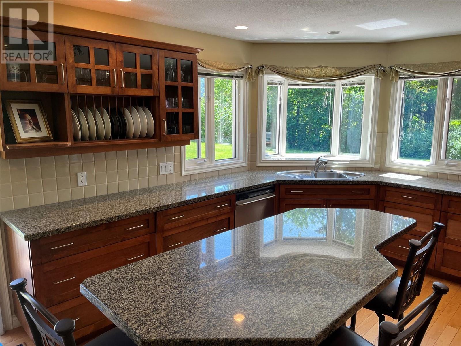 2601 9th Avenue, Castlegar, British Columbia  V1N 2Y7 - Photo 13 - 10351337