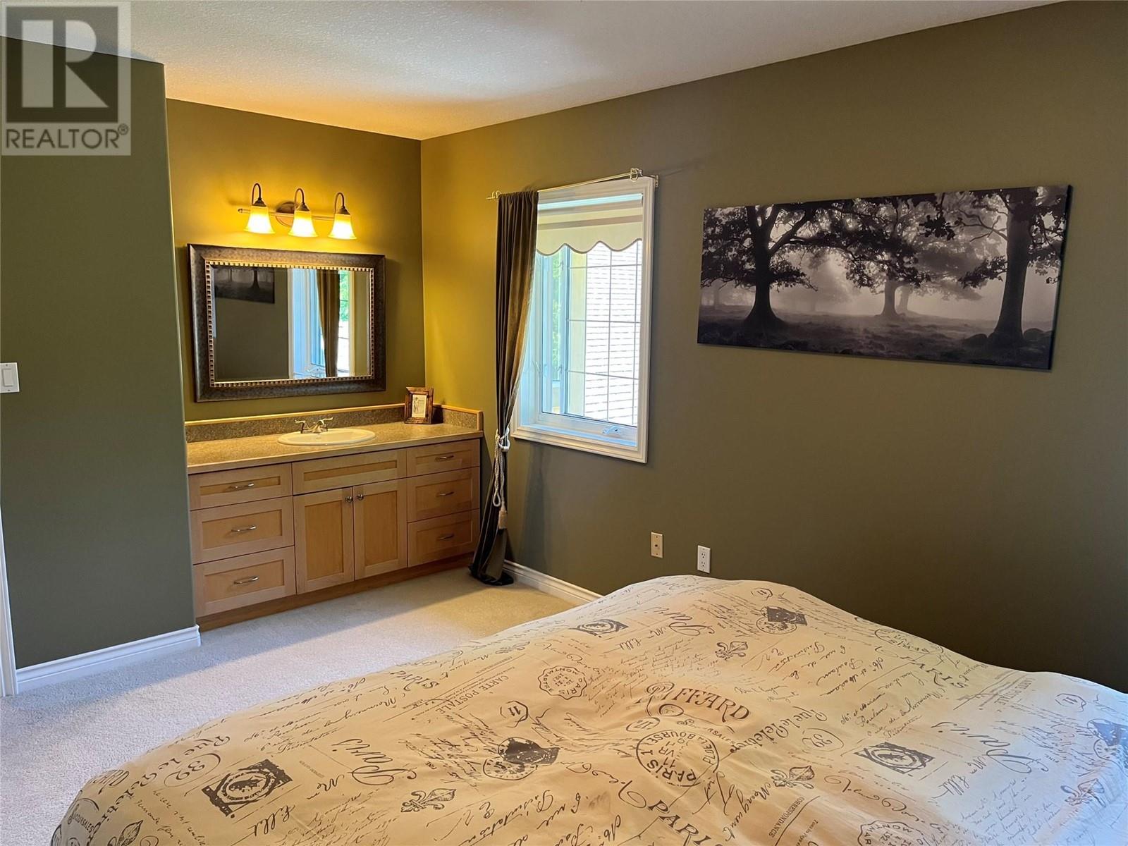 2601 9th Avenue, Castlegar, British Columbia  V1N 2Y7 - Photo 29 - 10351337
