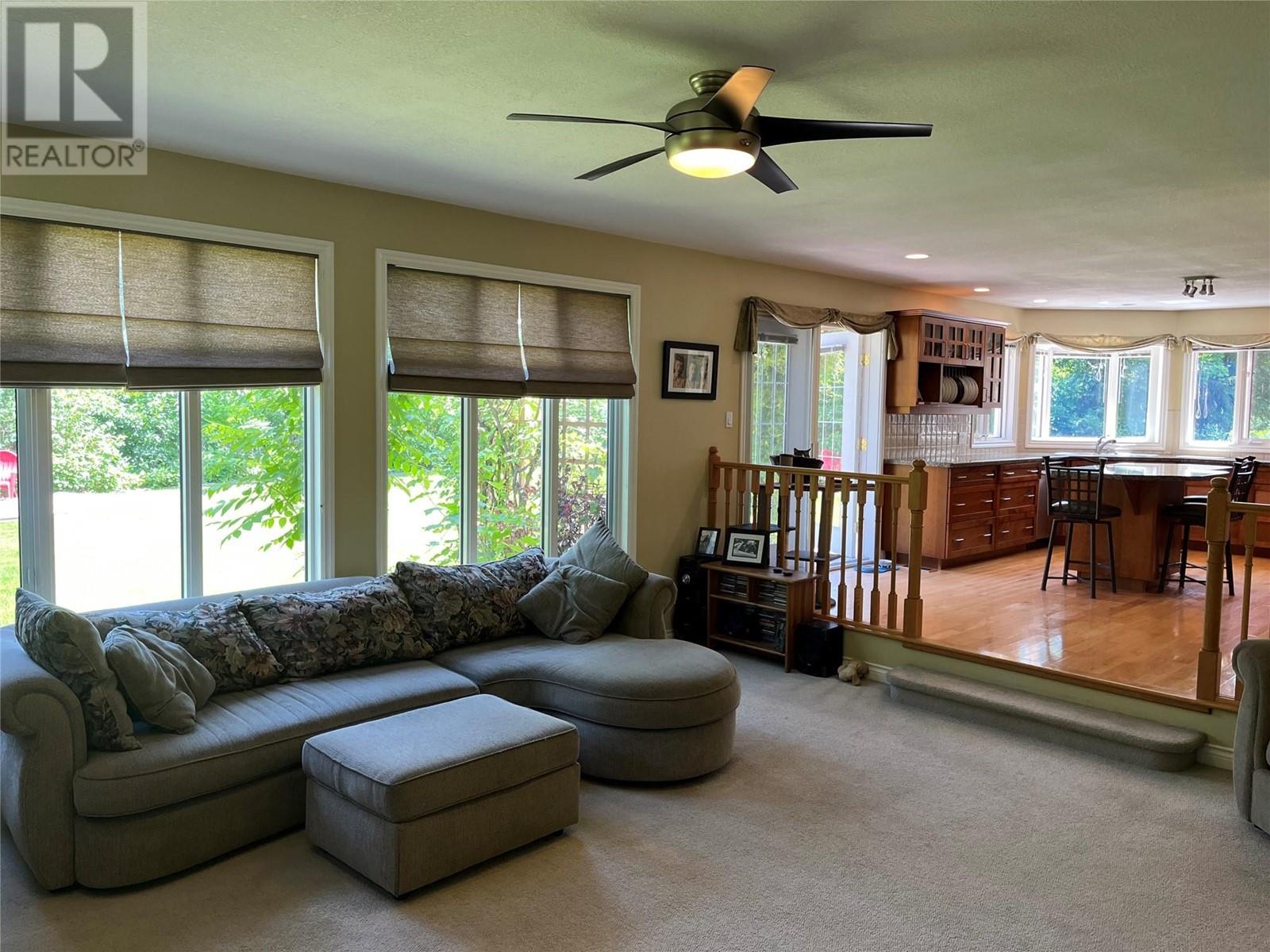 2601 9th Avenue, Castlegar, British Columbia  V1N 2Y7 - Photo 11 - 10351337