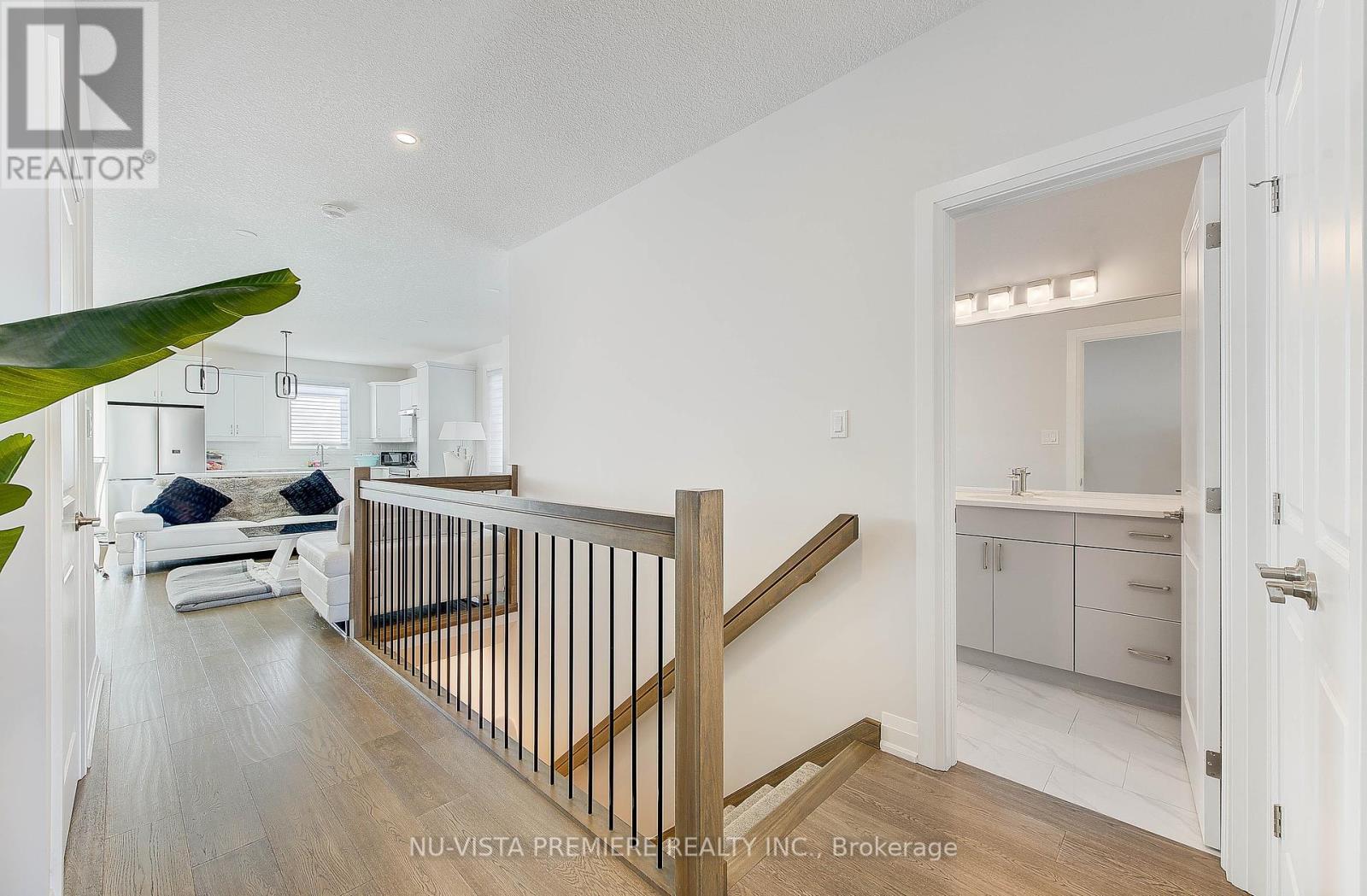Photo 10 of 44 for 69 - 383 Daventry Way