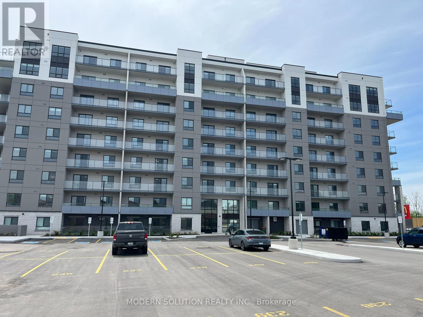 604 - 425 Watson Parkway N, Guelph, Ontario  N1E 7K5 - Photo 1 - X12209229