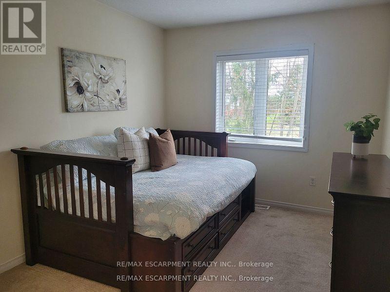 12 Lynch Crescent, Hamilton (Binbrook), Ontario  L3W 1G8 - Photo 23 - X12209313