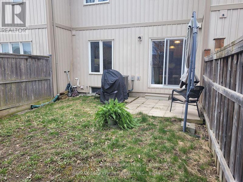 12 Lynch Crescent, Hamilton (Binbrook), Ontario  L3W 1G8 - Photo 30 - X12209313