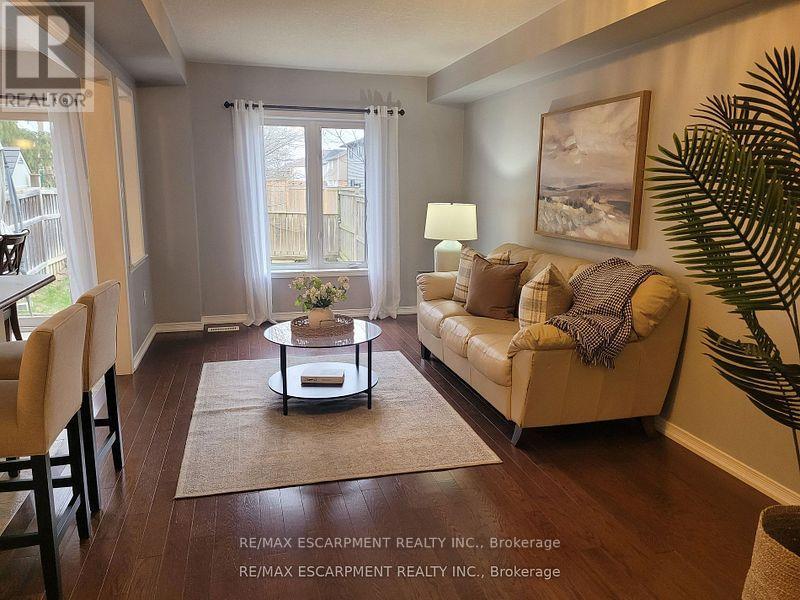 12 Lynch Crescent, Hamilton (Binbrook), Ontario  L3W 1G8 - Photo 4 - X12209313