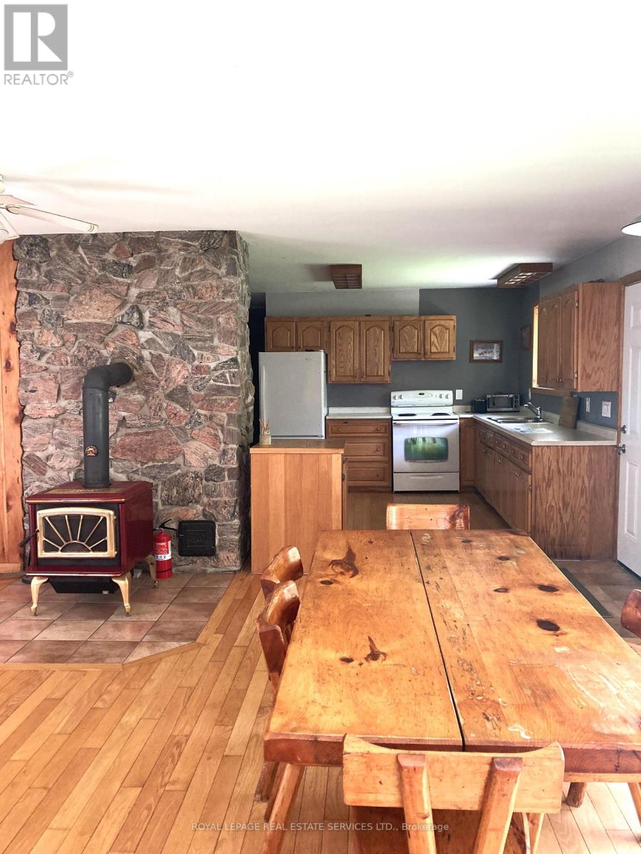 1526 Hwy 124, Whitestone, Ontario  P0A 1G0 - Photo 7 - X12209421