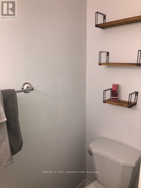 Photo 5 of 25 for 15 - 166 Southdale Road W