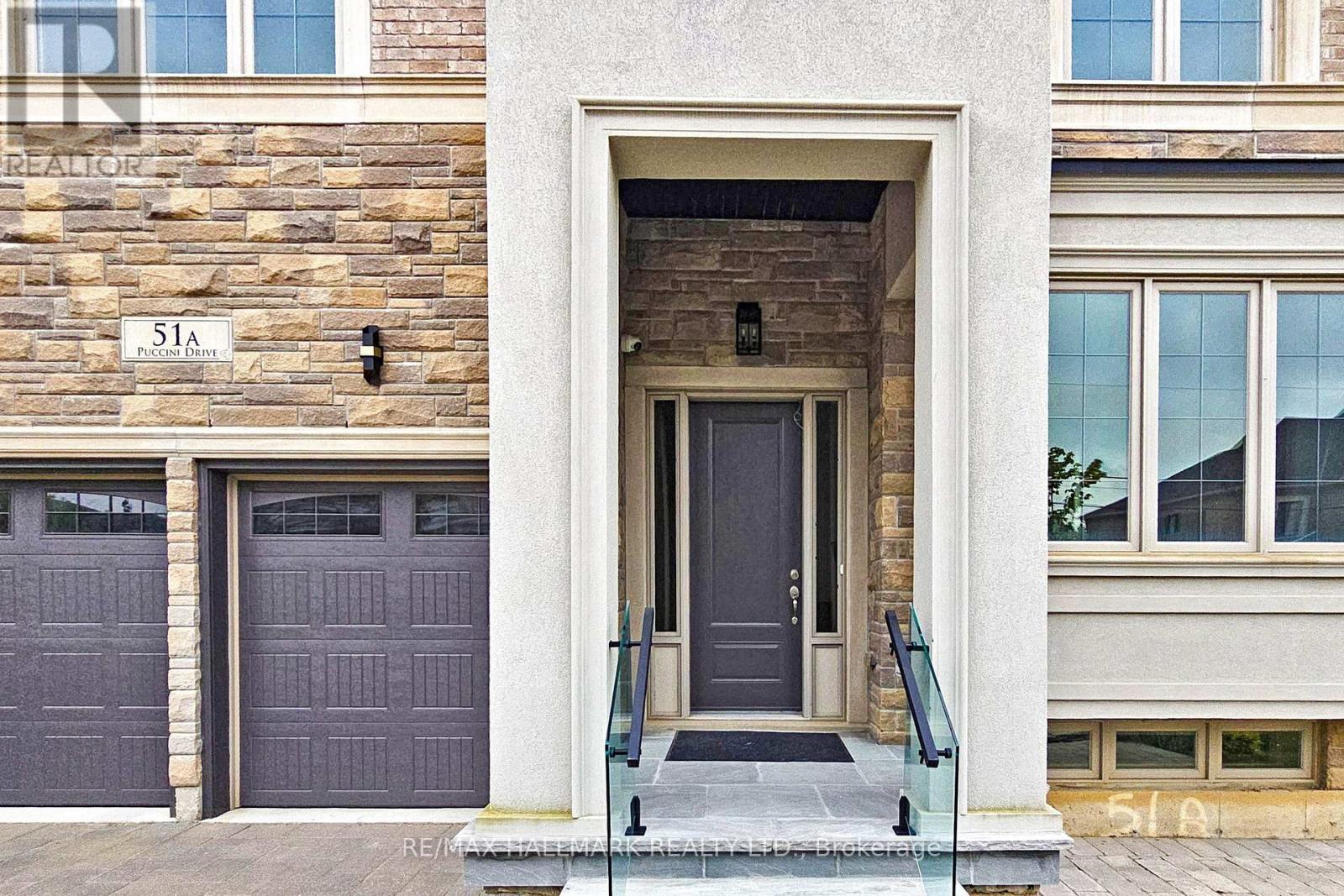 51a Puccini Drive, Richmond Hill, Ontario  L4E 2Y6 - Photo 4 - N12150100