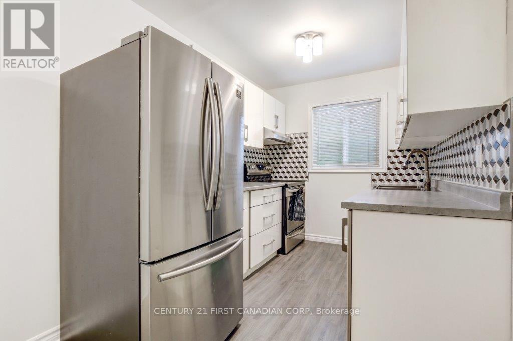 15 - 166 Southdale Road W, London South, Ontario  N6J 2J1 - Photo 8 - X12206581