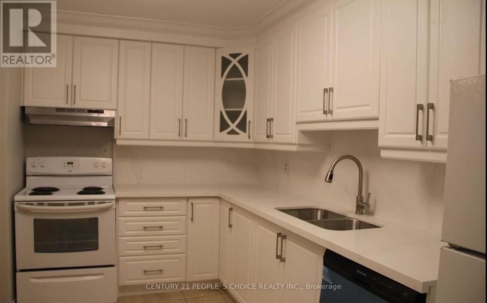 15 - 3308 The Credit Woodlands, Mississauga, Ontario  L5C 2J8 - Photo 2 - W12190555