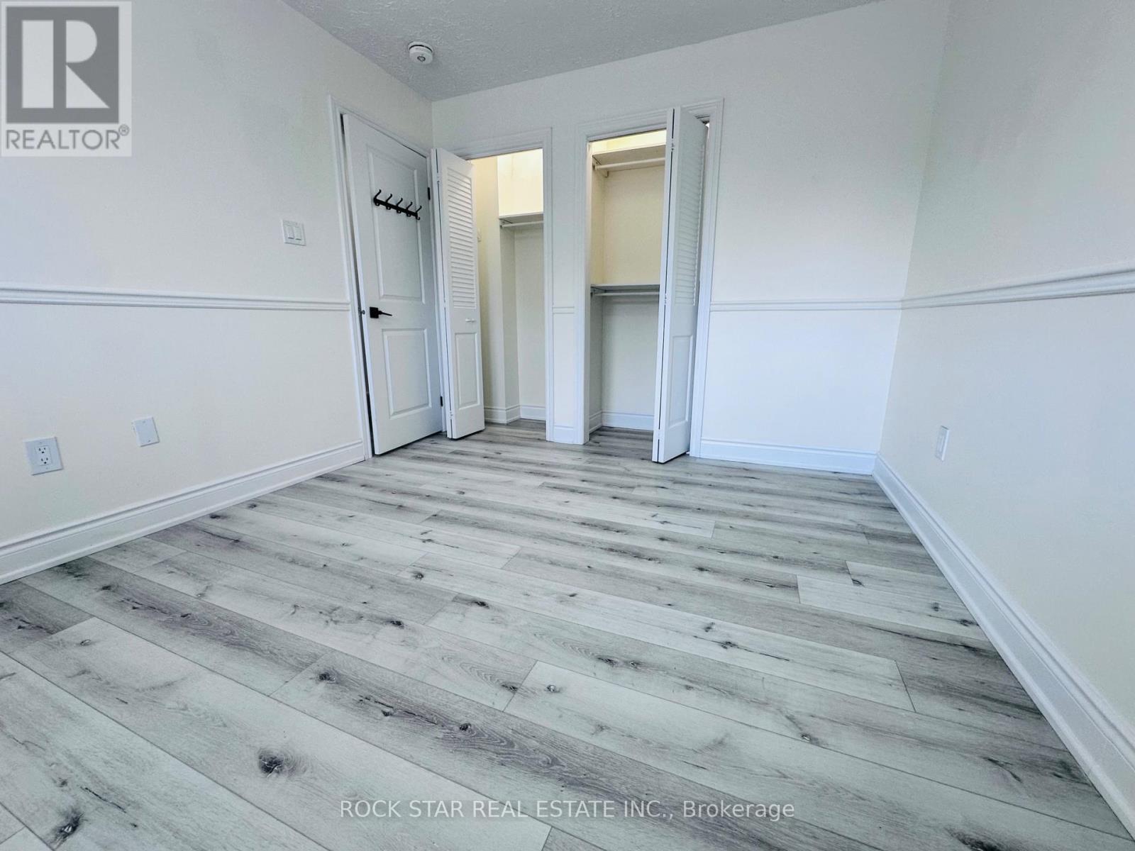 Main - 684 Vine Street, St. Catharines, Ontario  L2M 7L7 - Photo 8 - X12208993