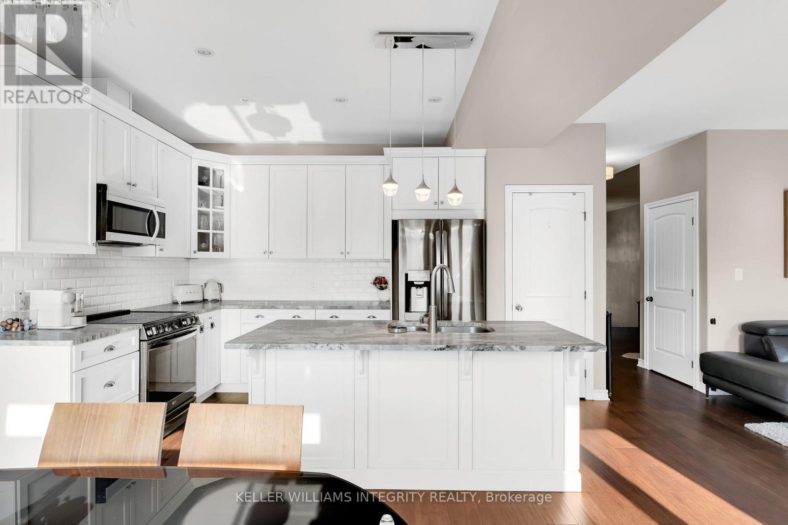 92 Schooner Drive, Kingston, Ontario  K7K 0E8 - Photo 4 - X12200974