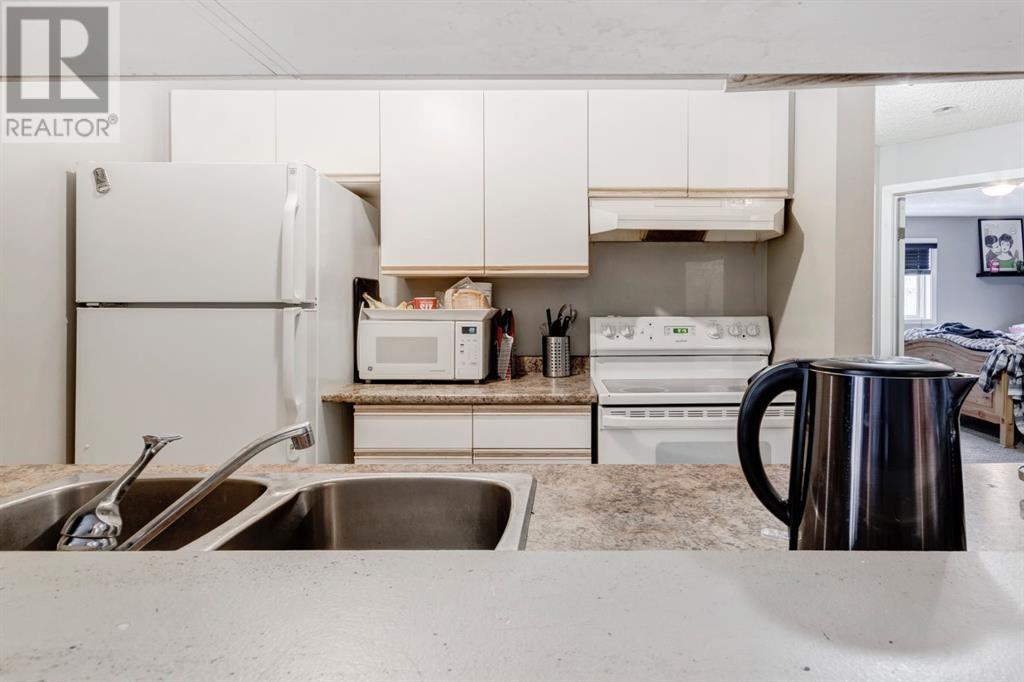 402, 21 Dover Point Se, Calgary, Alberta  T2B 3K4 - Photo 11 - A2203823