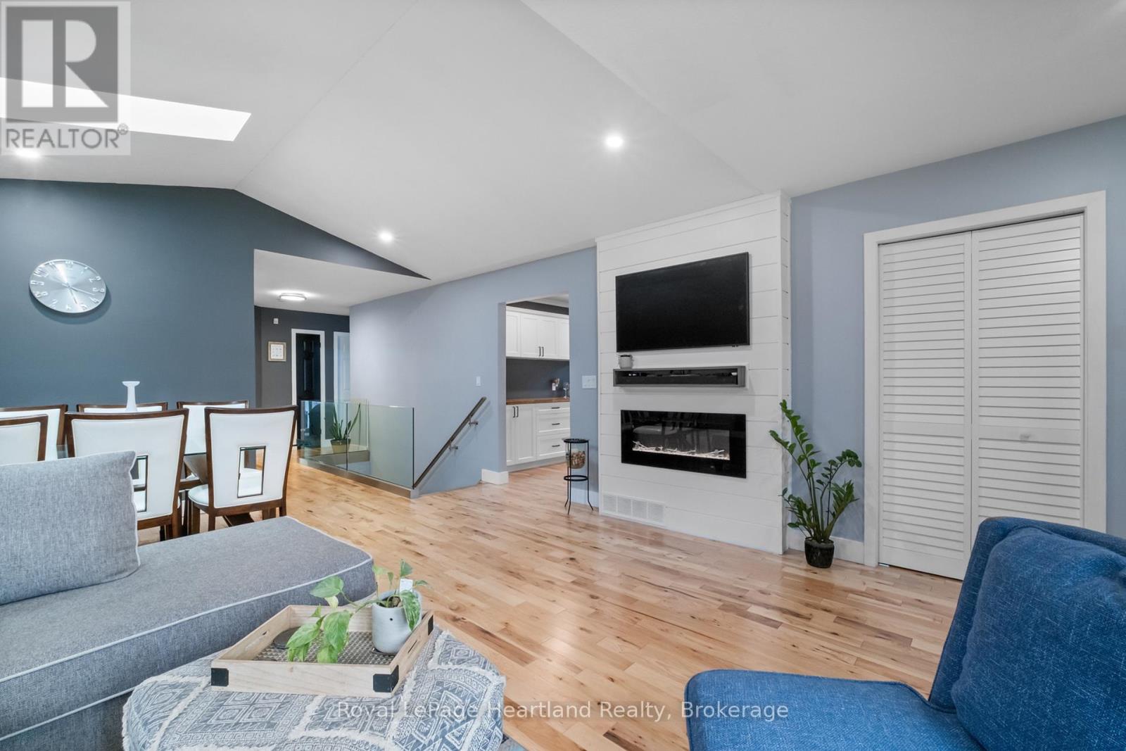 9 Parkhaven Crescent, St. Marys, Ontario  N4X 1E7 - Photo 6 - X12209593