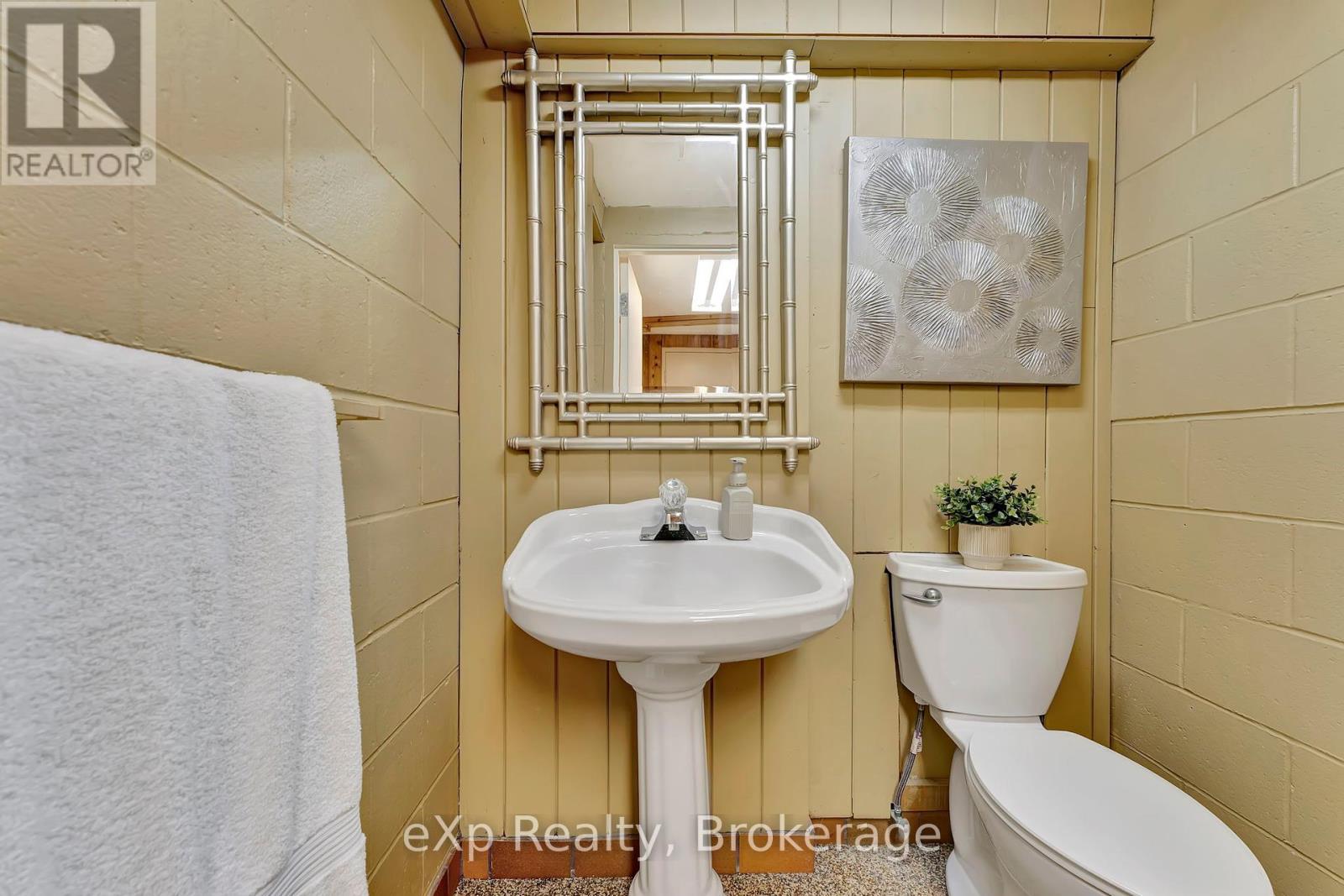 5 Orchard Crescent, Guelph (General Hospital), Ontario  N1E 1W9 - Photo 37 - X12209595