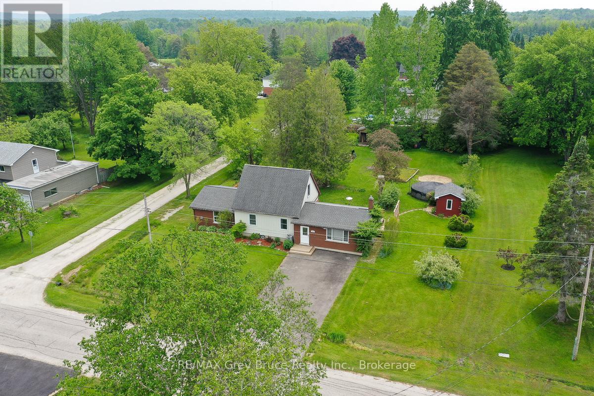 864 16TH STREET W, Georgian Bluffs, Ontario
