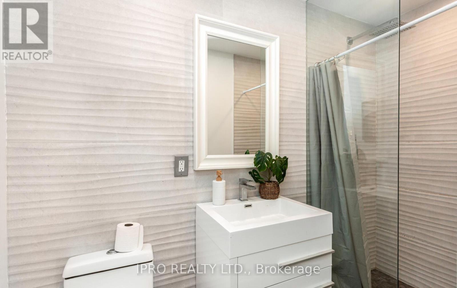 103 Allingham Gardens, Toronto (Clanton Park), Ontario  M3H 1X9 - Photo 17 - C12203184