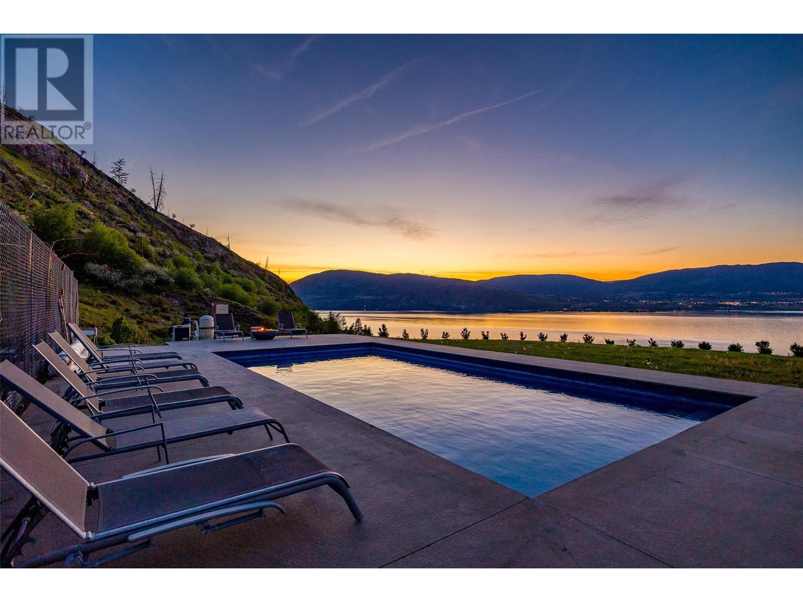 6101 Lakeshore Road, Kelowna, British Columbia  V1W 4J5 - Photo 2 - 10351461