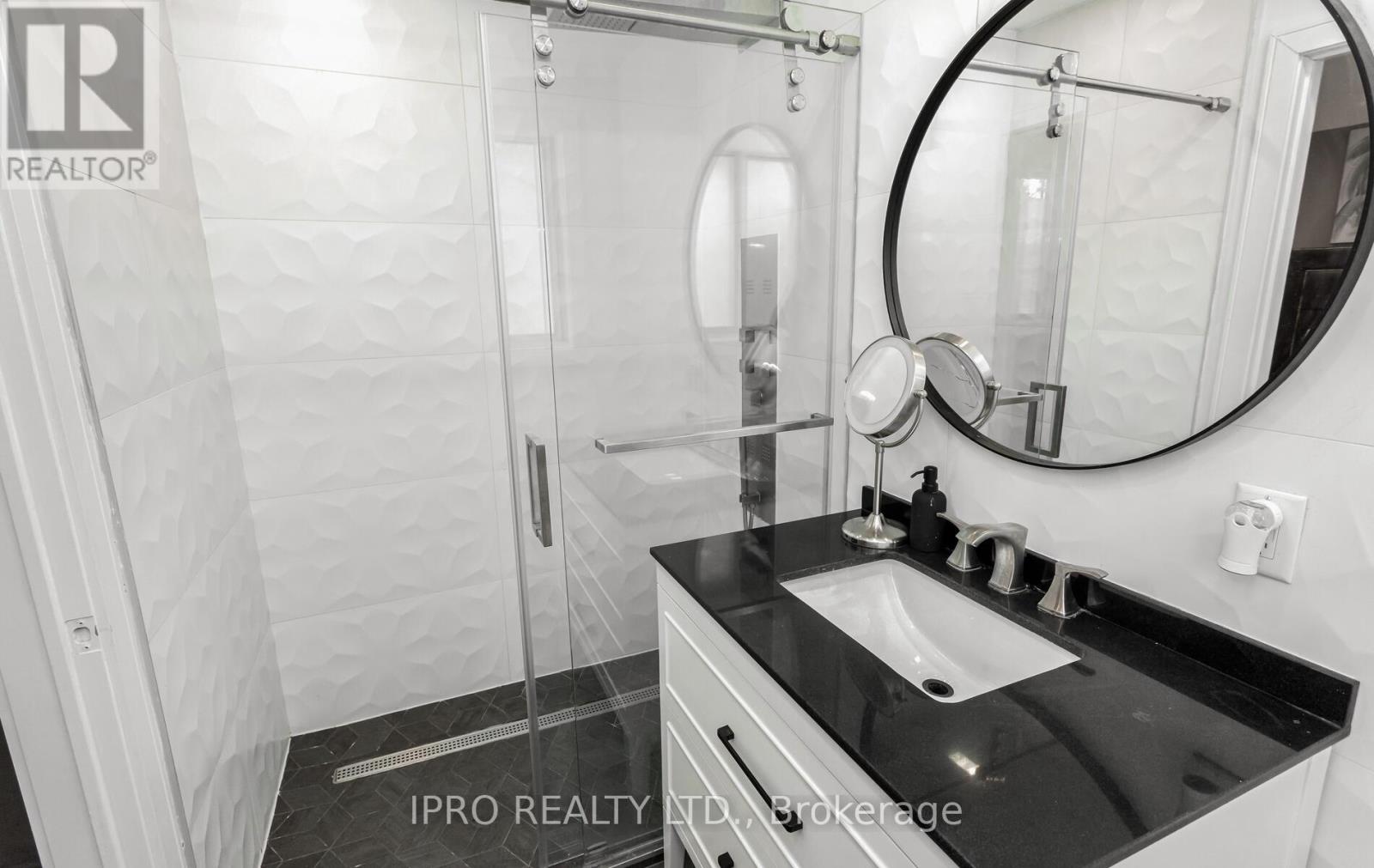103 Allingham Gardens, Toronto (Clanton Park), Ontario  M3H 1X9 - Photo 23 - C12203184