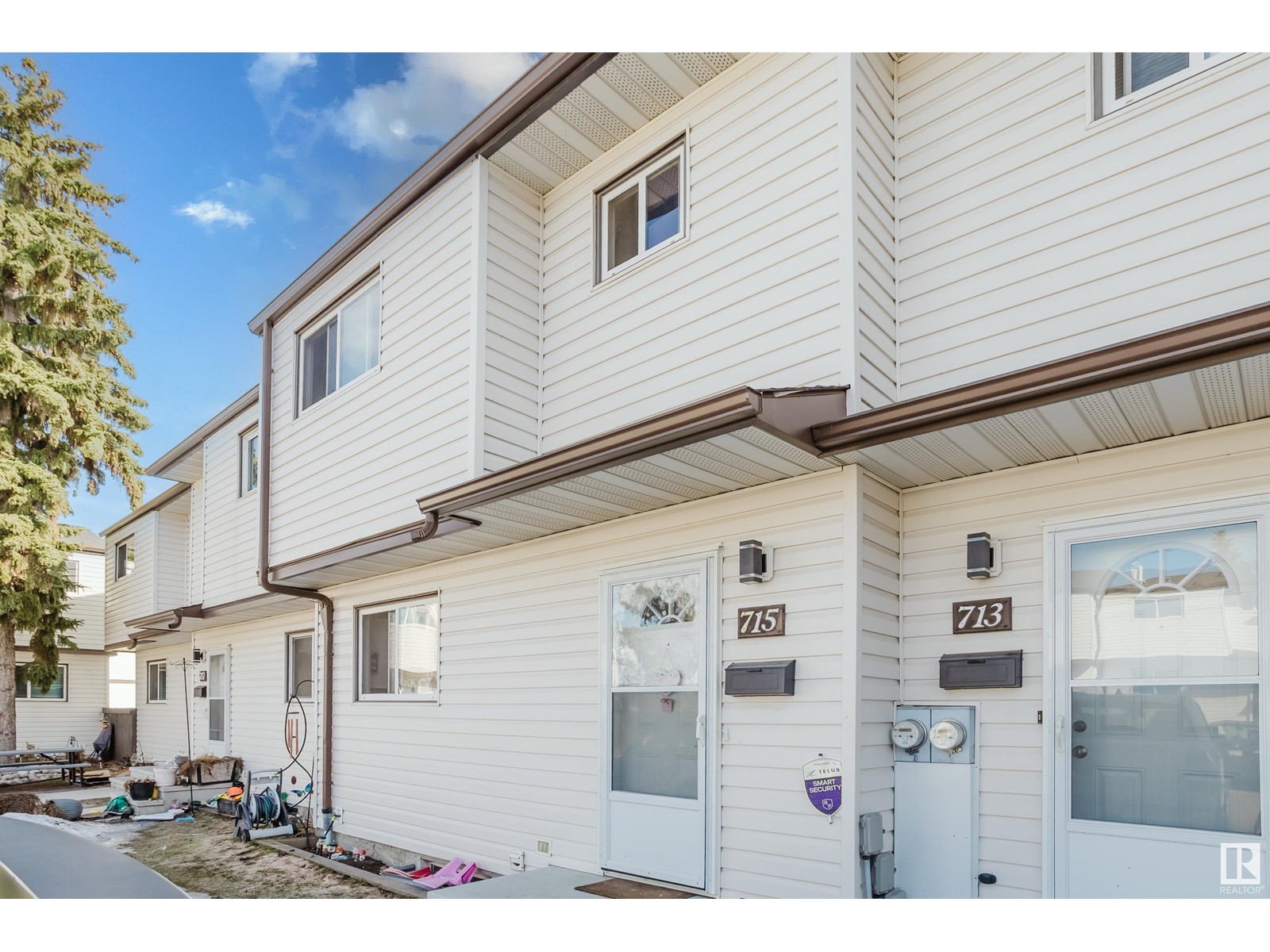 Property at 715 CLAREVIEW RD NW image 1