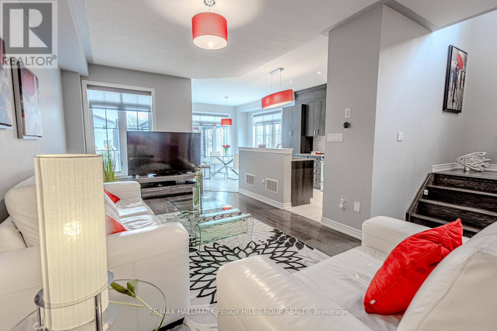 4 Greenwood Drive, Essa, Ontario  L3W 0N5 - Photo 6 - N12064217