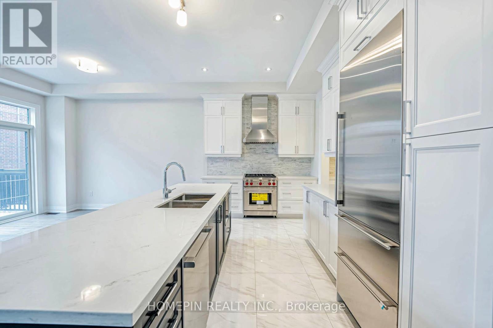8 Gardeners Lane, Markham, Ontario  L6C 3L5 - Photo 8 - N12069814