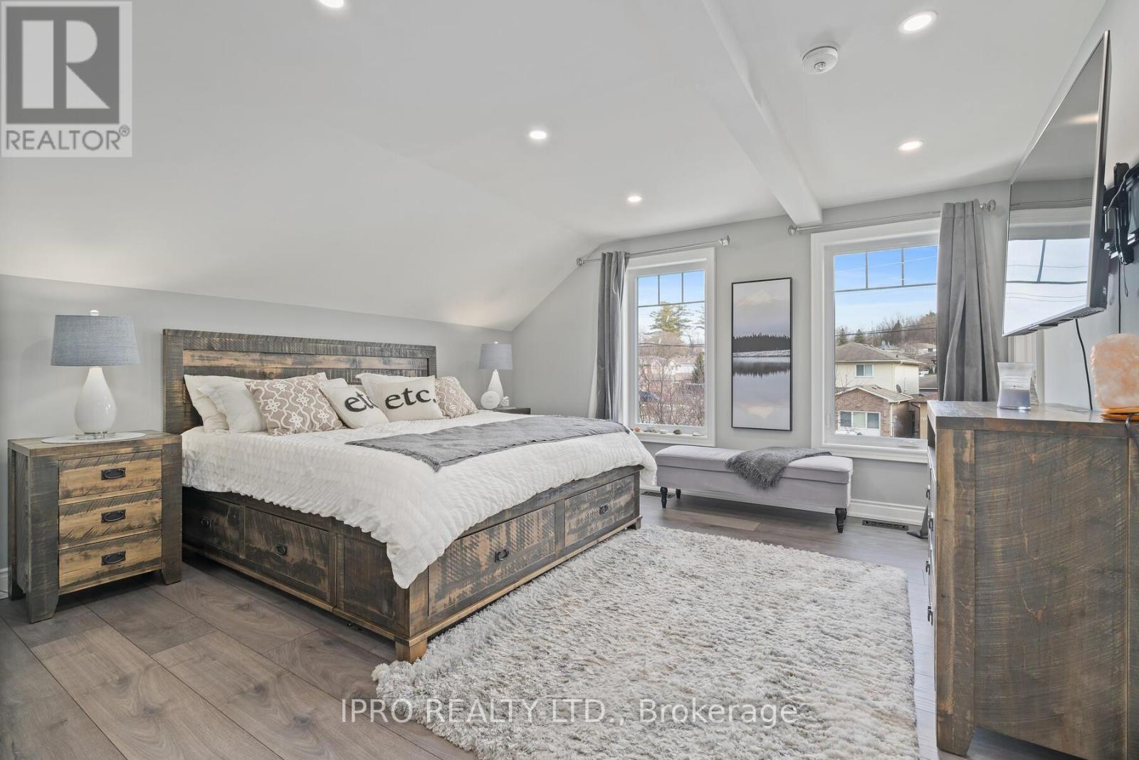 89 John Street, Halton Hills (Georgetown), Ontario  L7G 2J9 - Photo 17 - W12083795