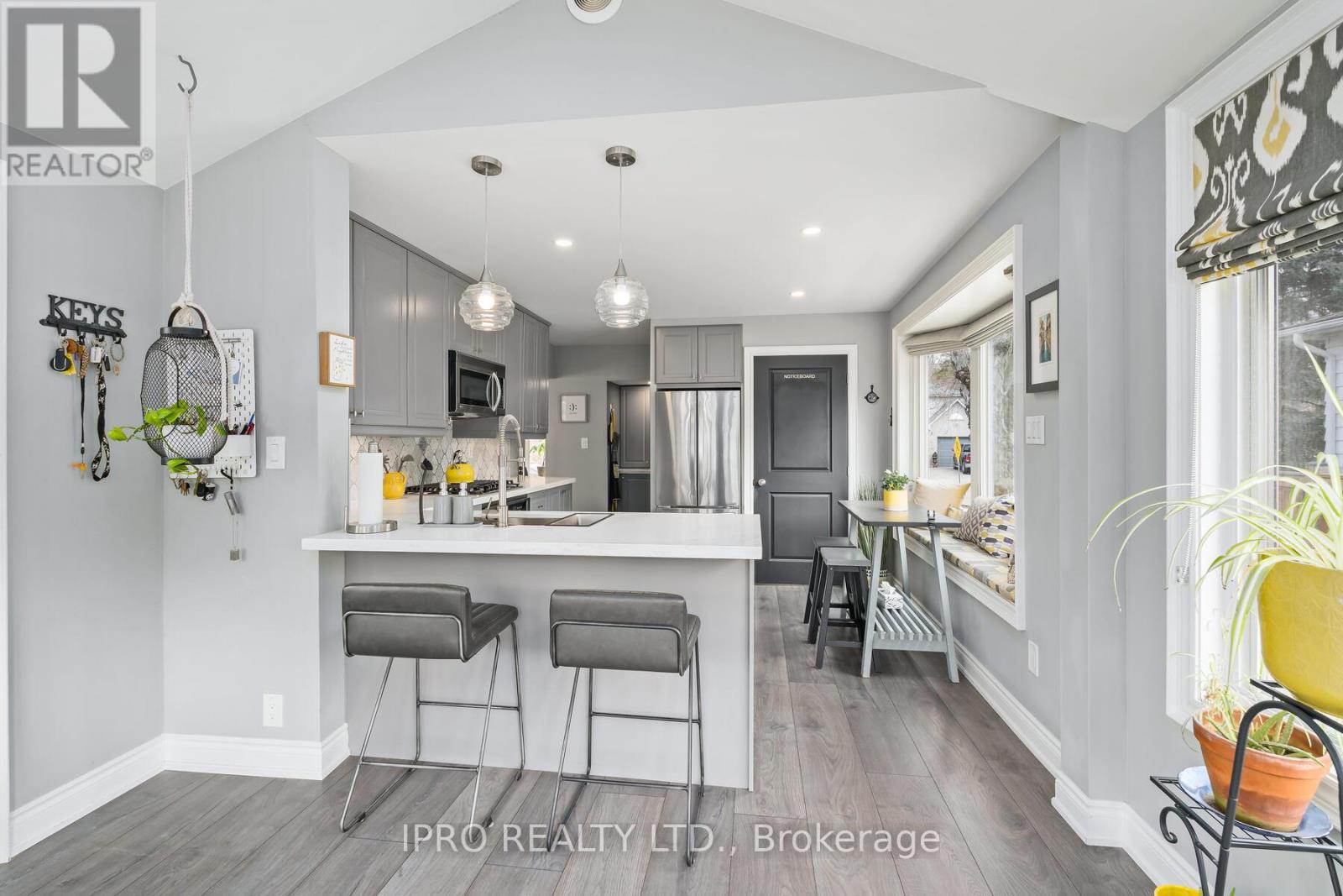 89 John Street, Halton Hills (Georgetown), Ontario  L7G 2J9 - Photo 10 - W12083795