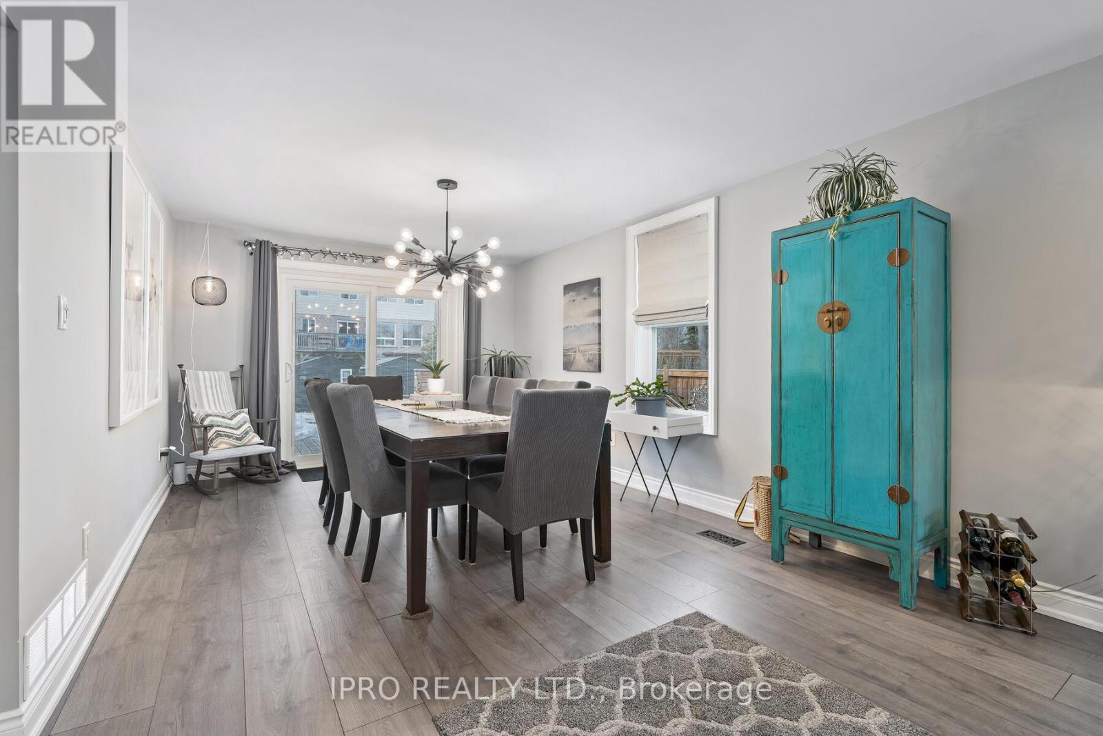 89 John Street, Halton Hills (Georgetown), Ontario  L7G 2J9 - Photo 6 - W12083795