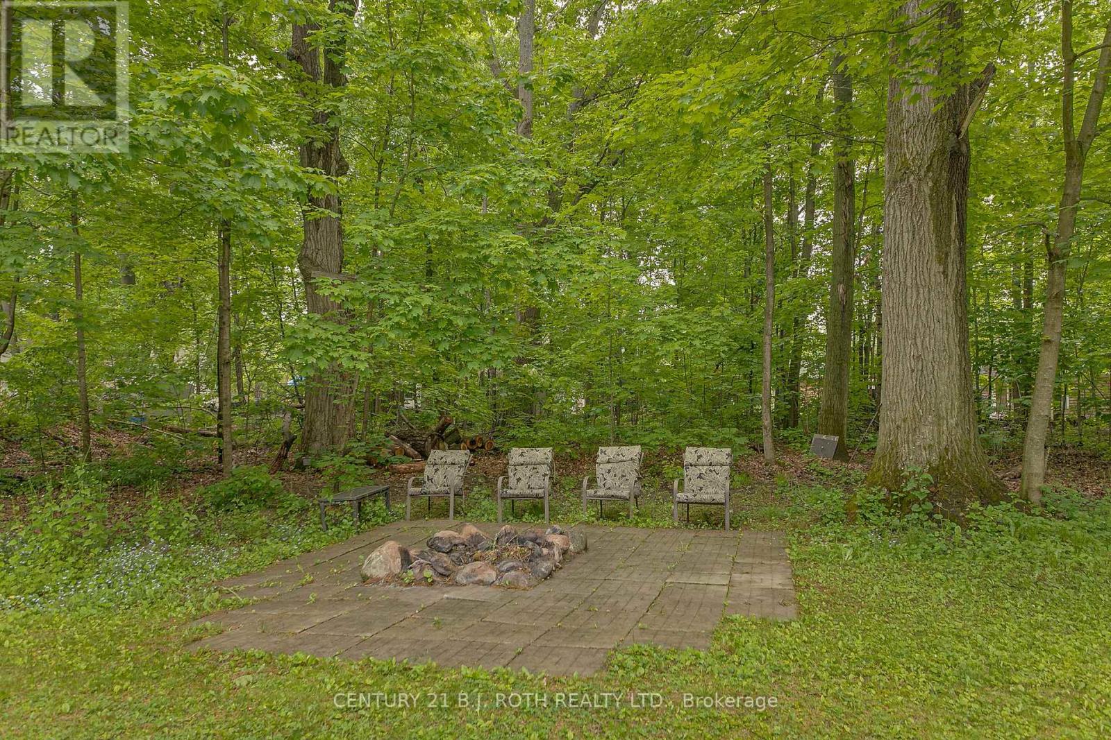 3925 Algoma Avenue, Innisfil, Ontario  L9S 2M4 - Photo 10 - N12205160