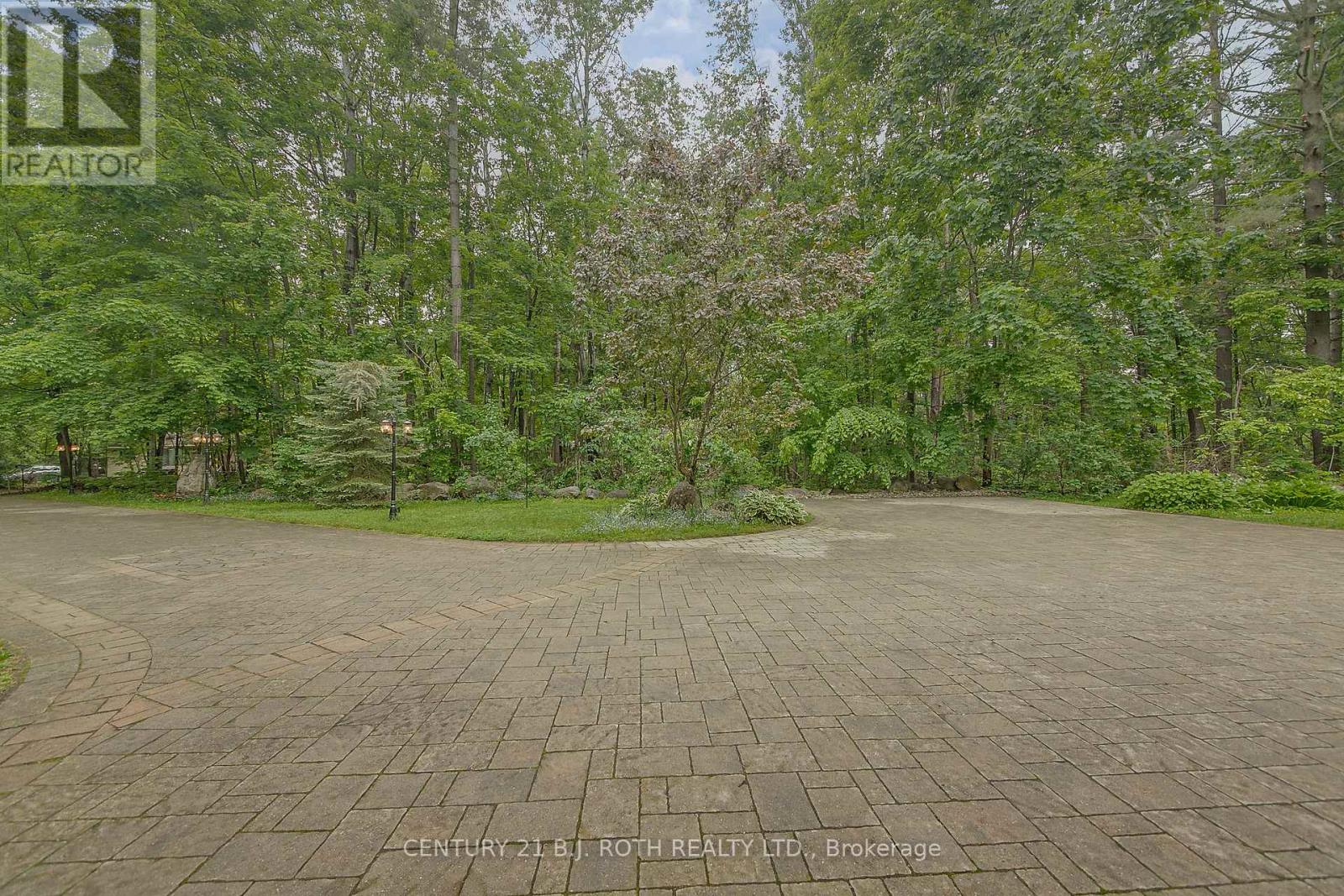 3925 Algoma Avenue, Innisfil, Ontario  L9S 2M4 - Photo 9 - N12205160