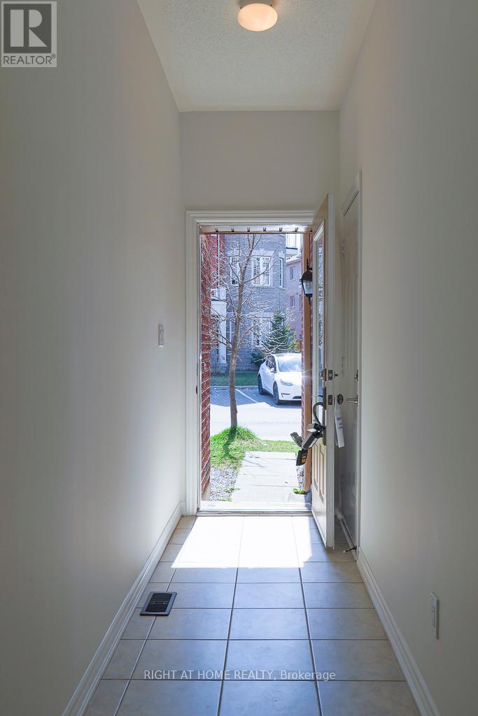 Upper - 11 Telegraph Street, Brampton, Ontario  L6Z 0H9 - Photo 2 - W12168066